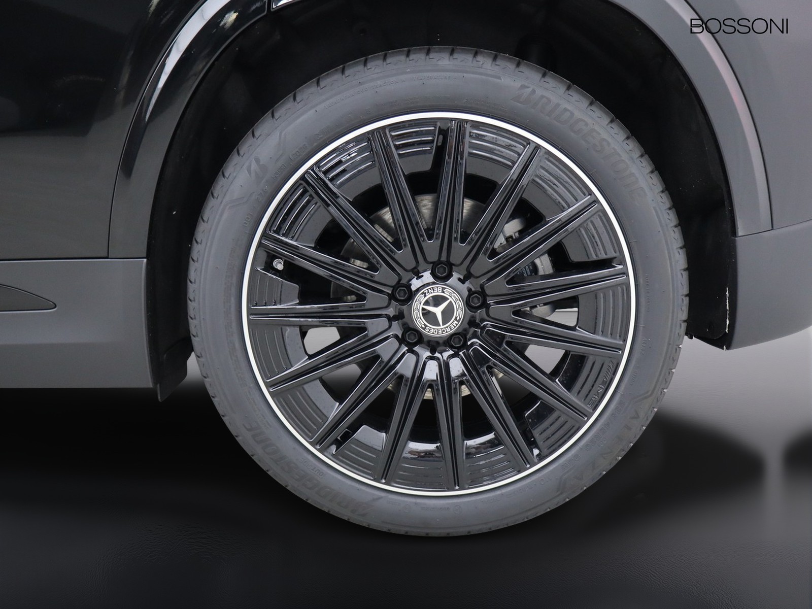 4 - Mercedes GLA 220 d amg line premium 4matic 8g-dct