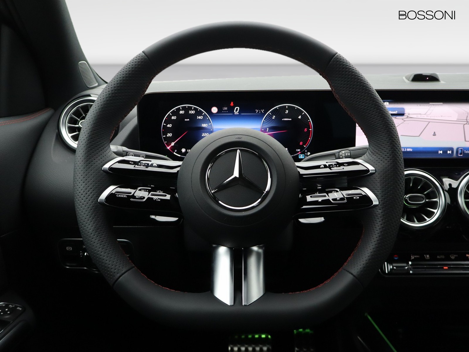 17 - Mercedes GLA 200 d amg line extra 8g-dct