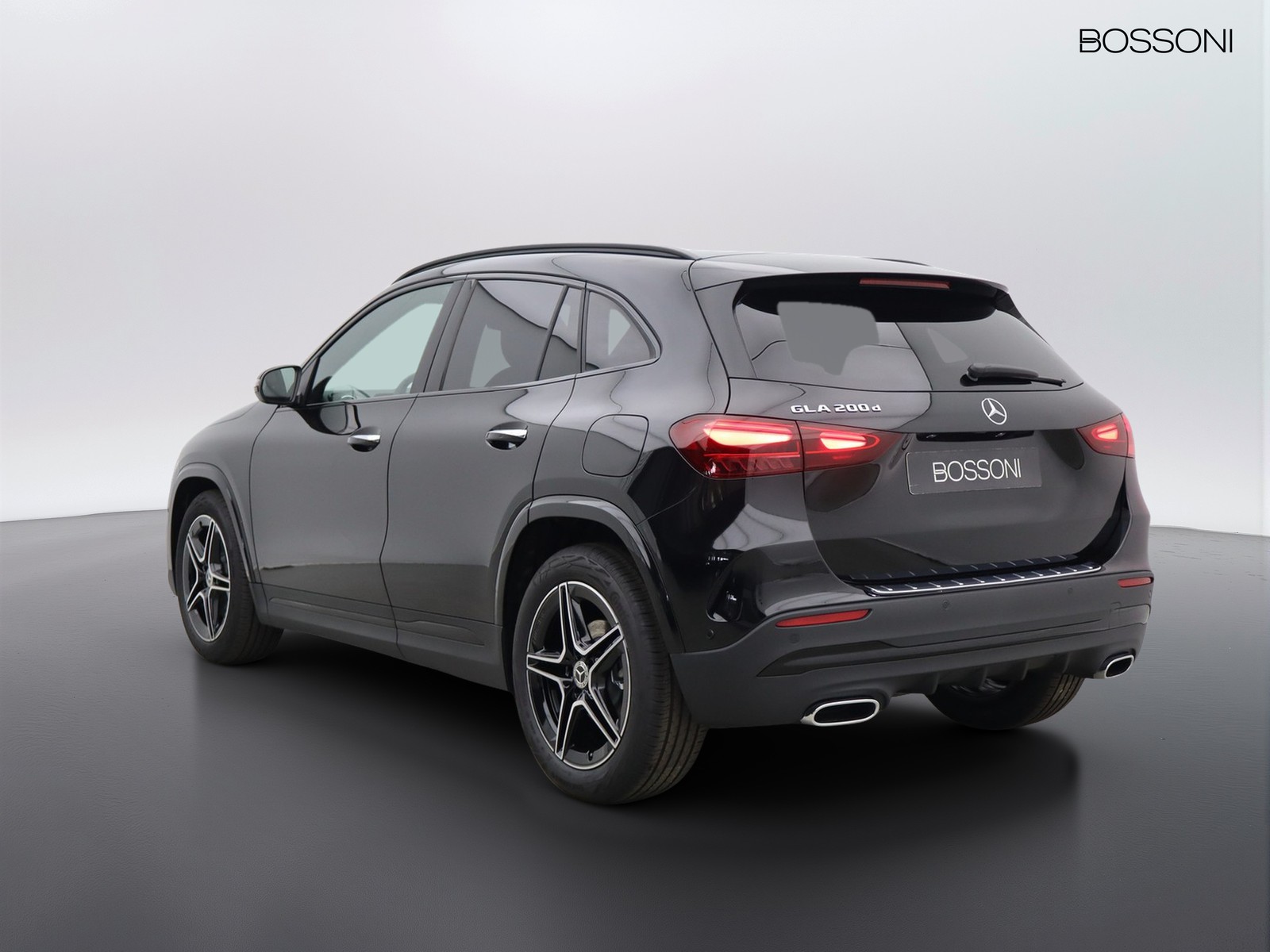 5 - Mercedes GLA 200 d amg line extra 8g-dct