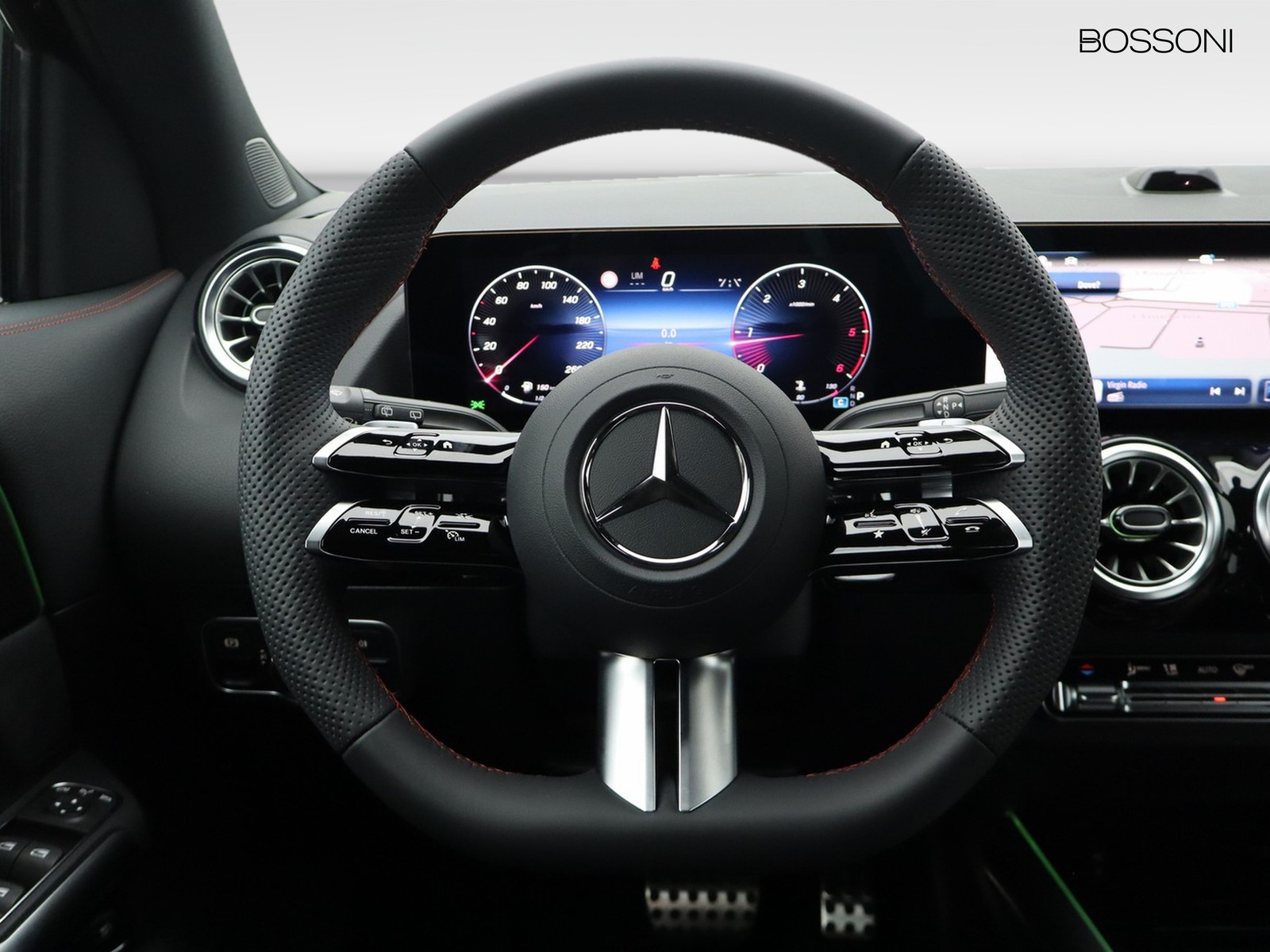 17 - Mercedes GLA 200 d amg line extra 8g-dct