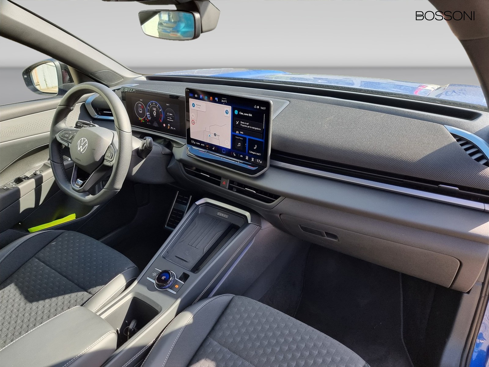 12 - Volkswagen T-Roc 1.5 etsi act 150cv r-line dsg