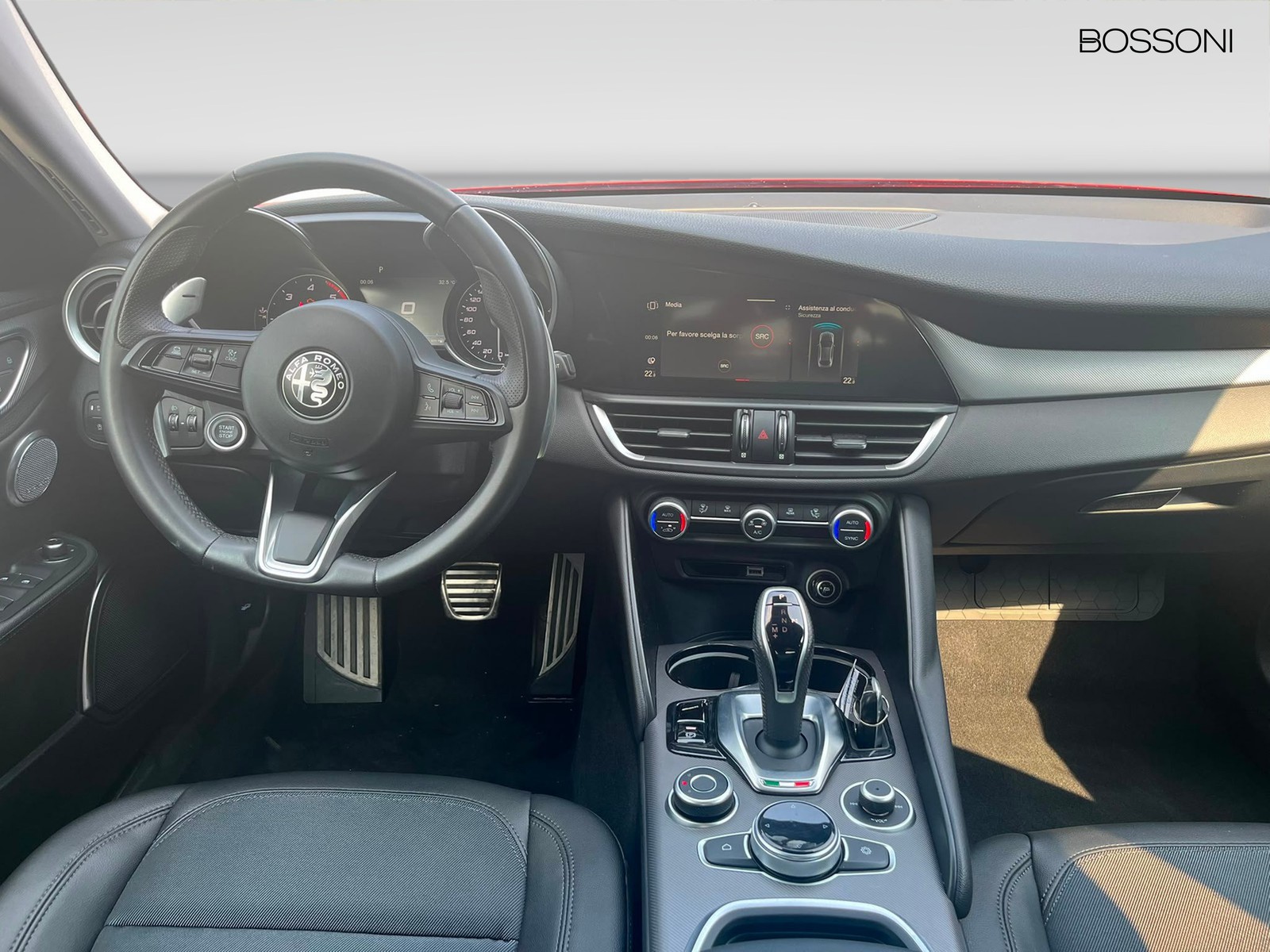 6 - Alfa Romeo Giulia 2.2 turbo 160cv sprint at8