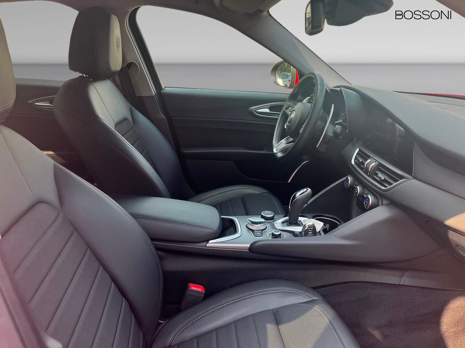 8 - Alfa Romeo Giulia 2.2 turbo 160cv sprint at8