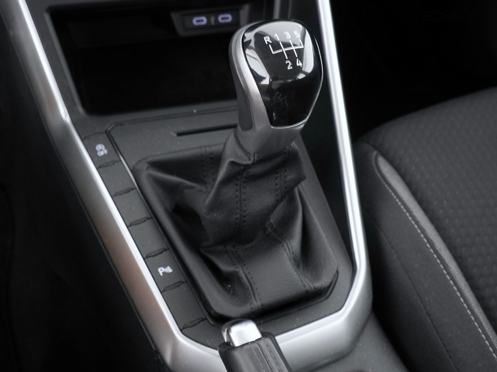 22 - Volkswagen Polo 1.0 tsi 95cv life