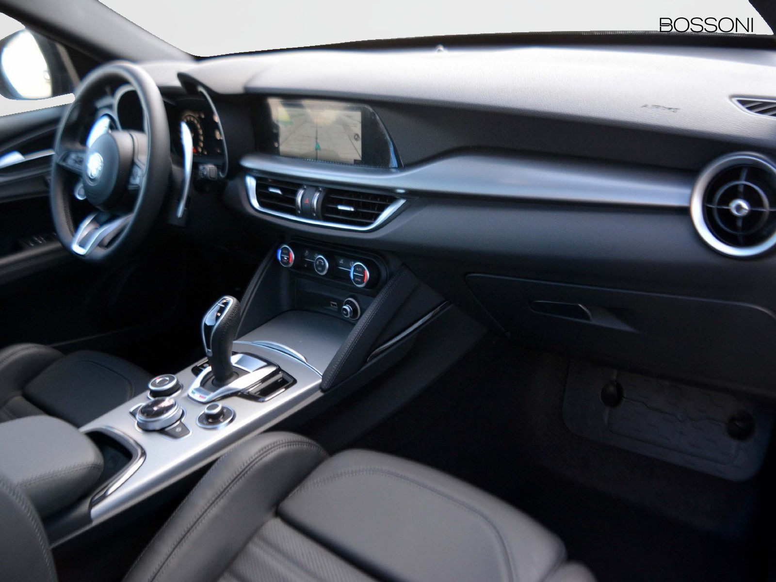 8 - Alfa Romeo Stelvio 2.2 turbo 210cv veloce q4 at8