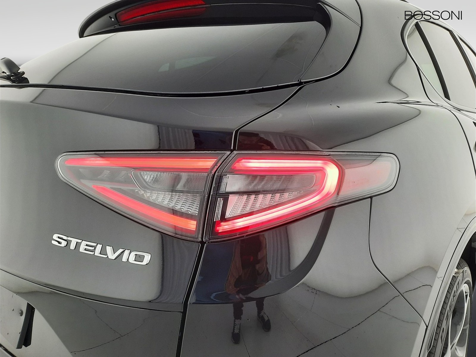 27 - Alfa Romeo Stelvio 2.2 turbo 210cv veloce q4 at8