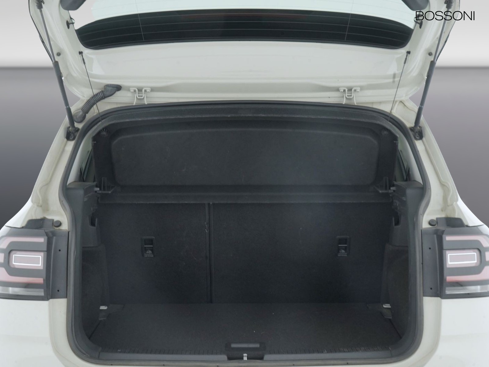 10 - Volkswagen T-Cross 1.5 tsi act 150cv advanced dsg