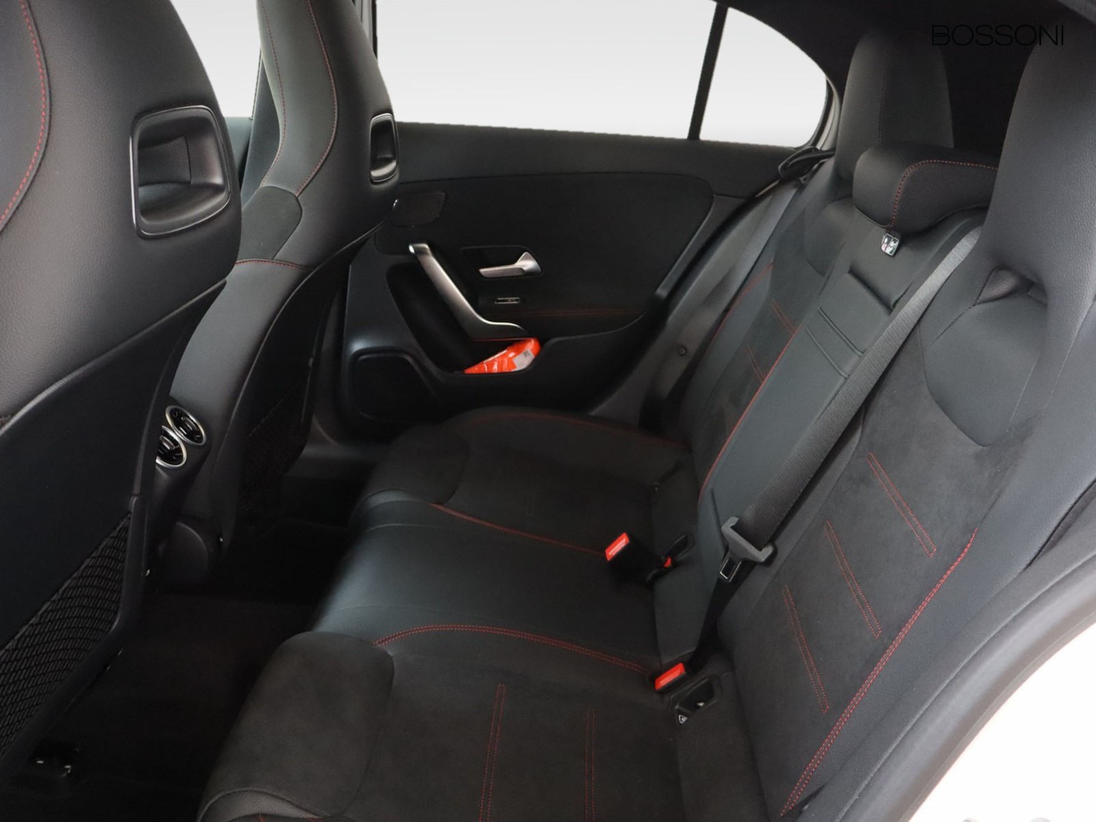 8 - Mercedes Classe A 250 amg line premium 4matic speedshift dct amg 8g