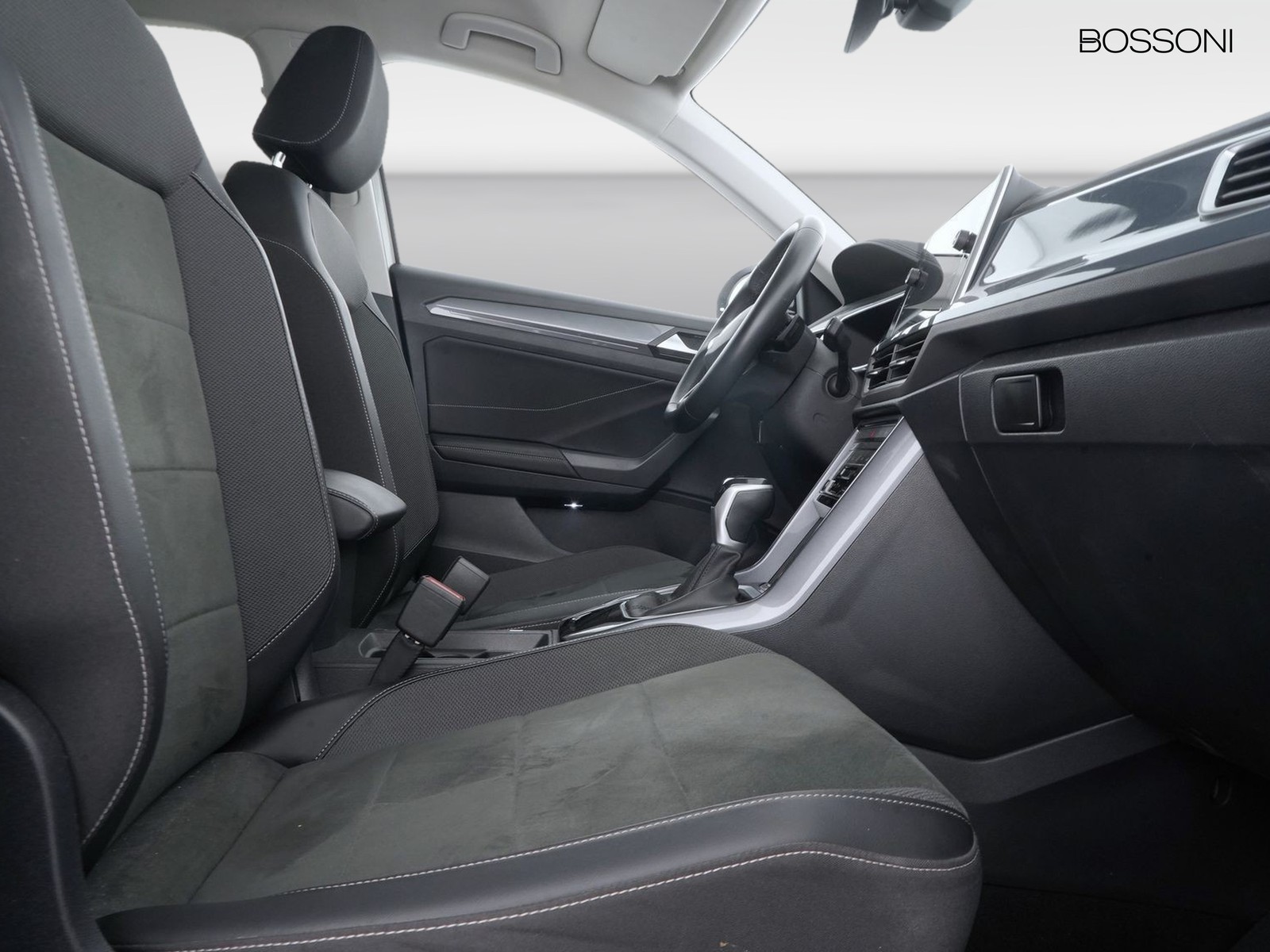 8 - Volkswagen T-Roc 1.5 tsi act style dsg