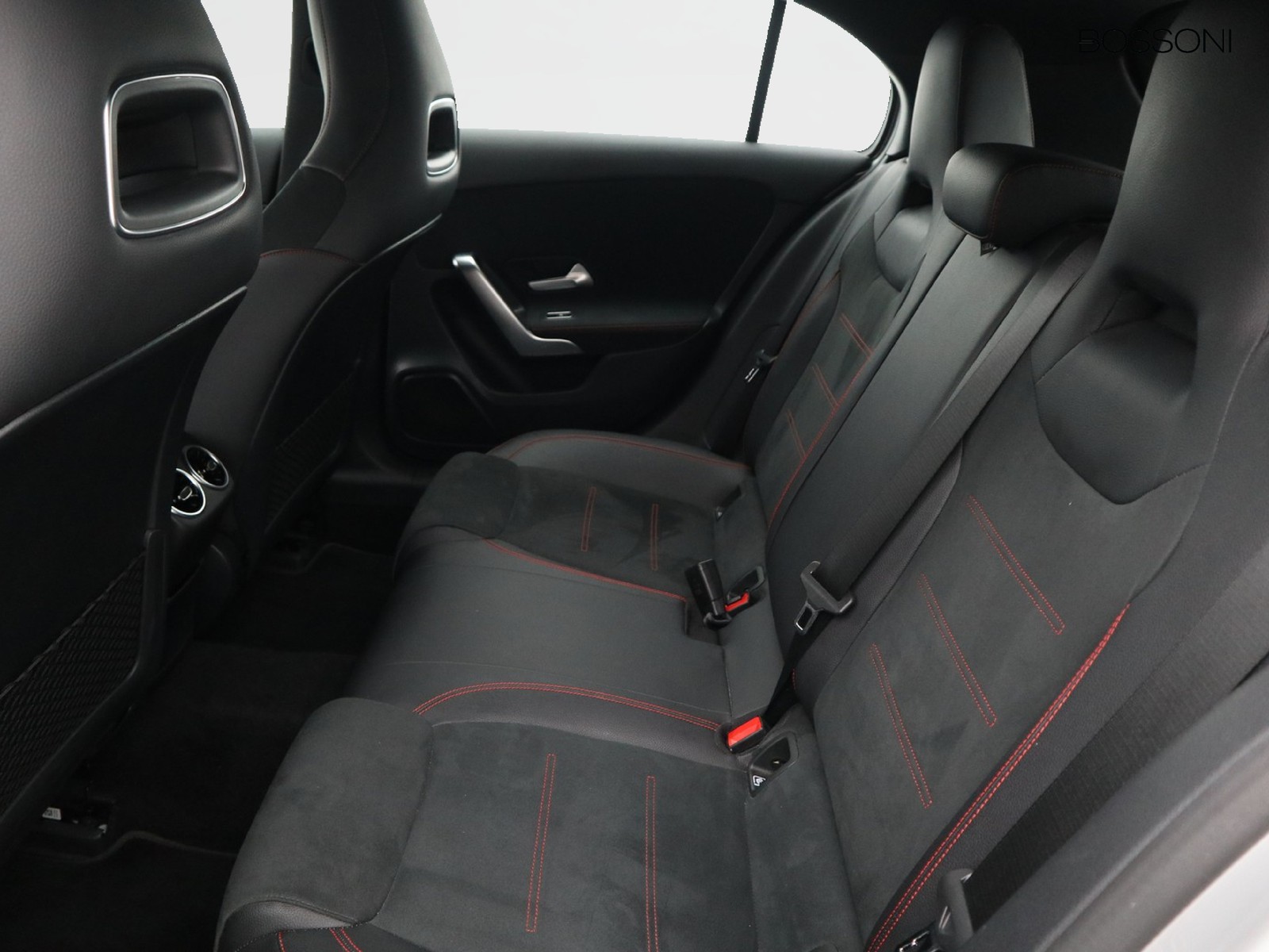8 - Mercedes Classe A 200 premium 7g-dct
