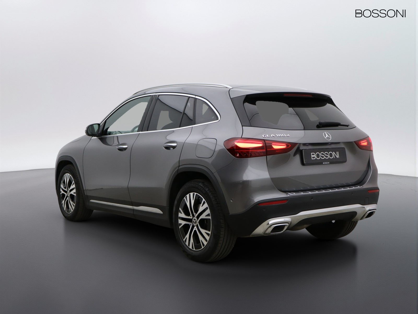 5 - Mercedes GLA 180 d progressive advanced plus 8g-dct