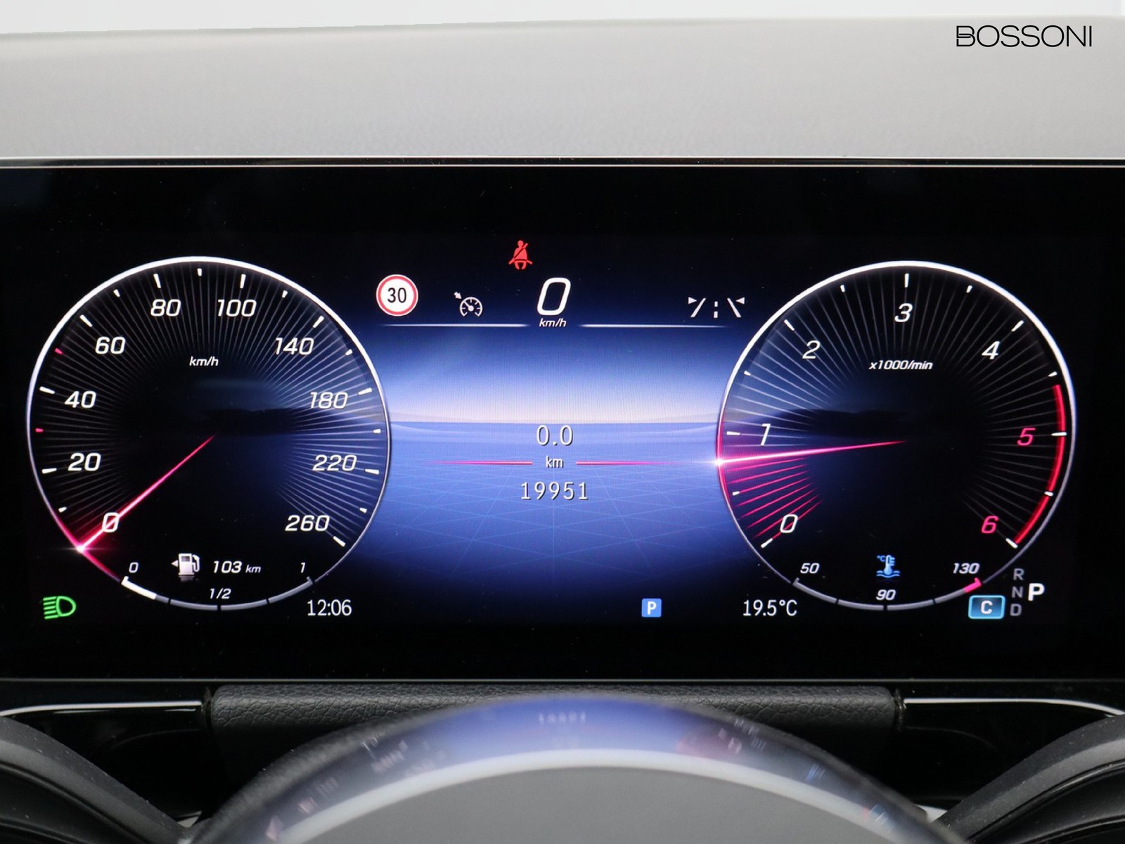 9 - Mercedes GLA 180 d progressive advanced plus 8g-dct