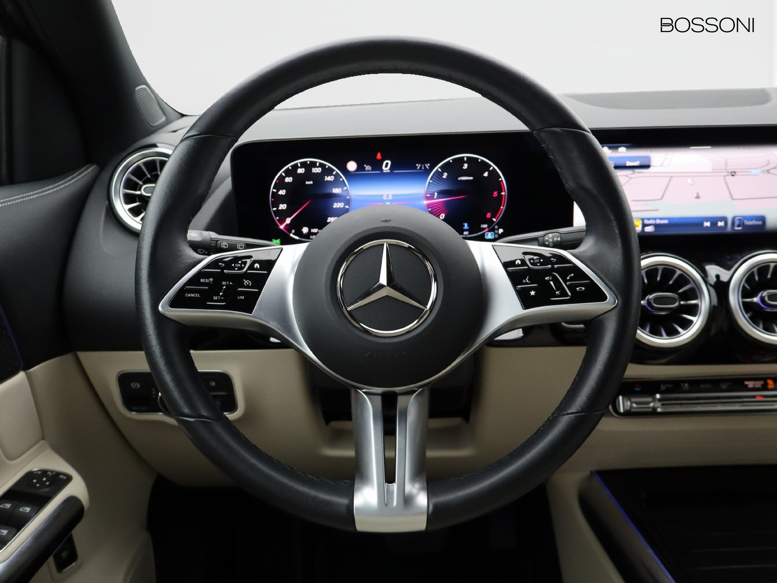 17 - Mercedes GLA 180 d progressive advanced plus 8g-dct