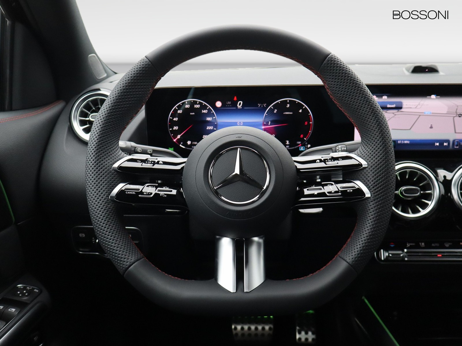 17 - Mercedes GLA 200 d amg line premium 4matic 8g-dct