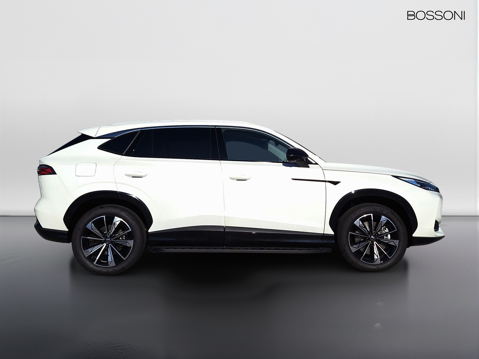 4 - Mg HS 1.5 phev luxury auto
