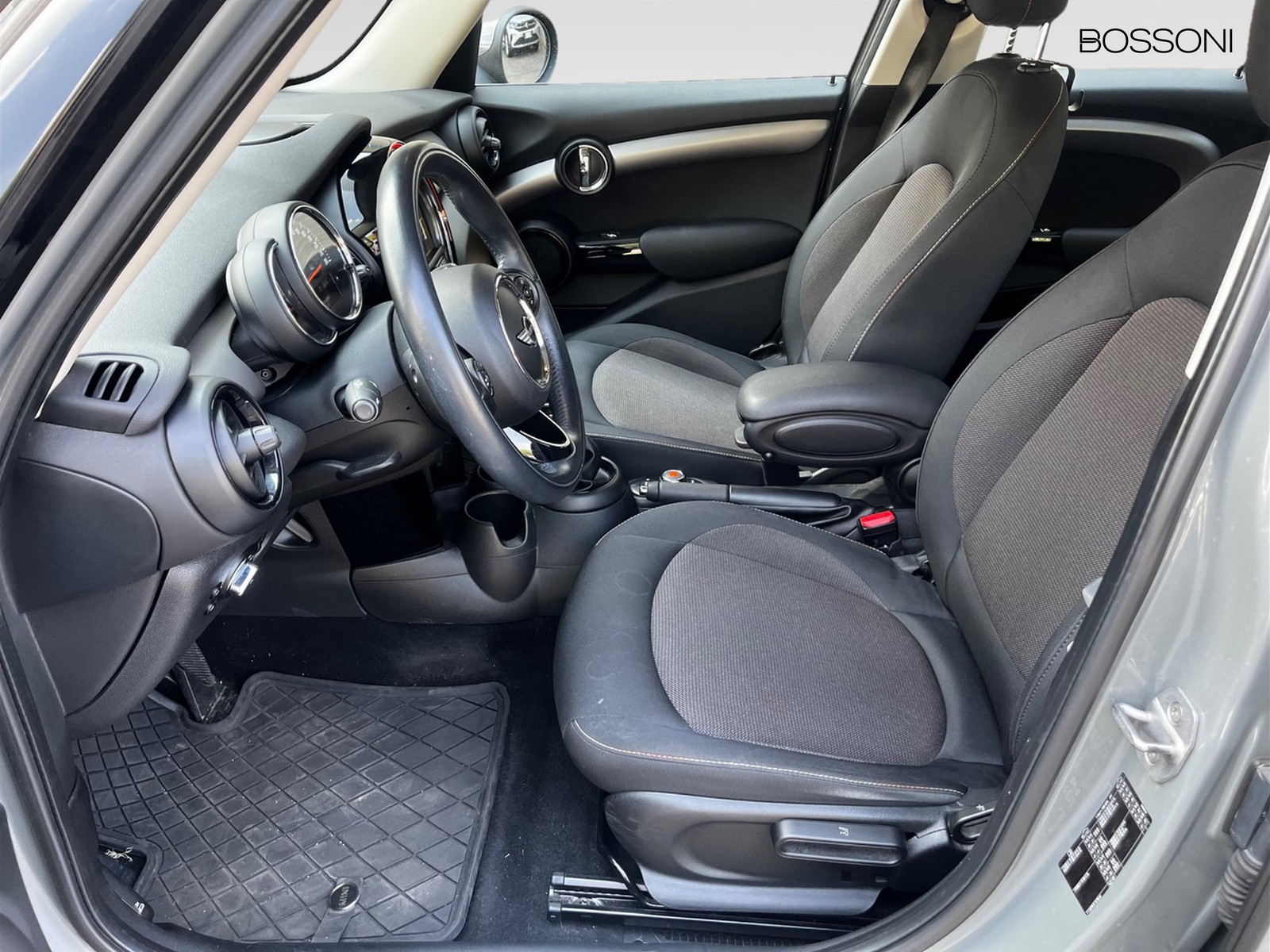22 - Mini Mini 5 porte 1.5 cooper auto