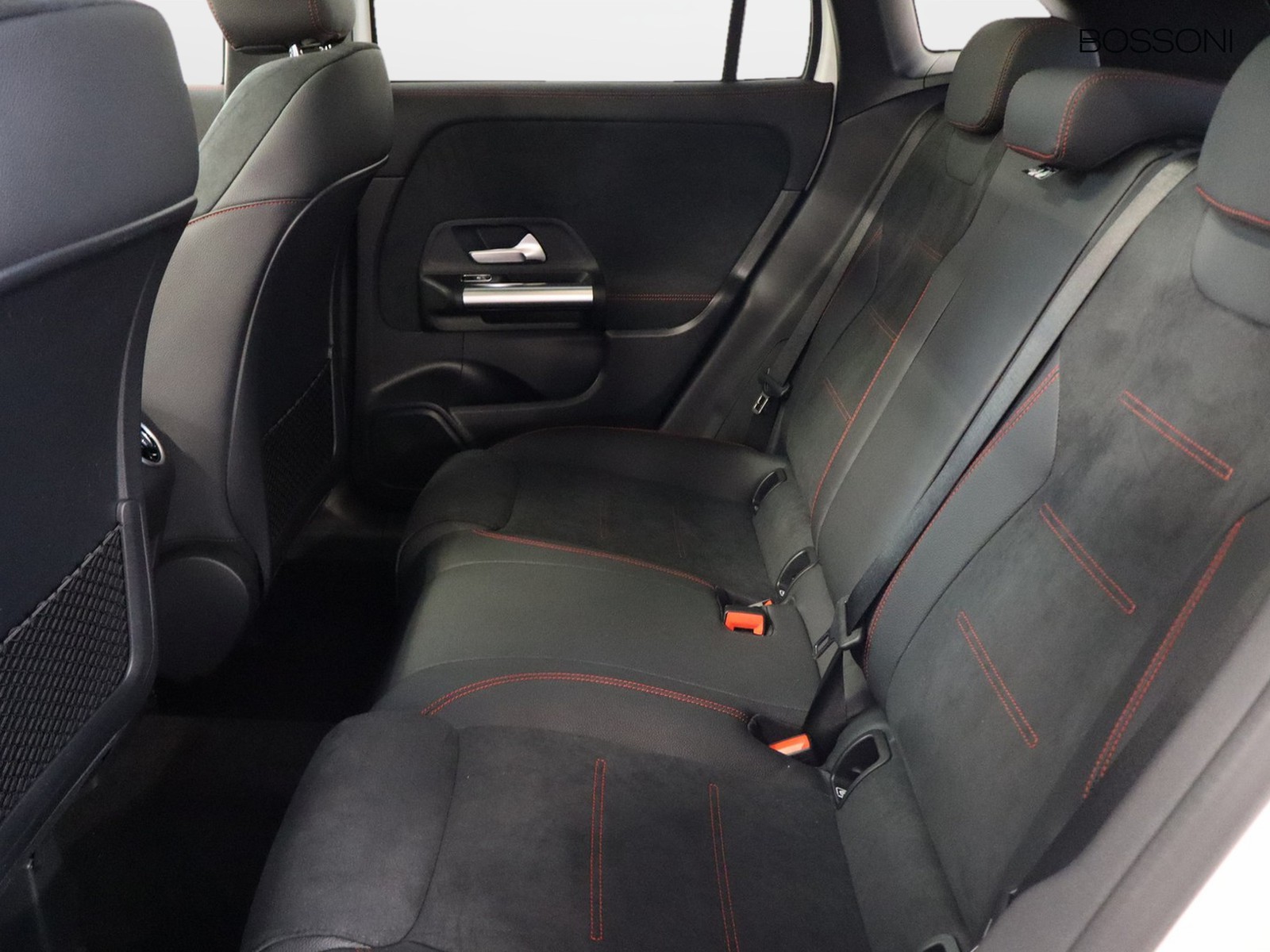 8 - Mercedes GLA 250 e plug-in-hybrid amg line extra 8g-dct