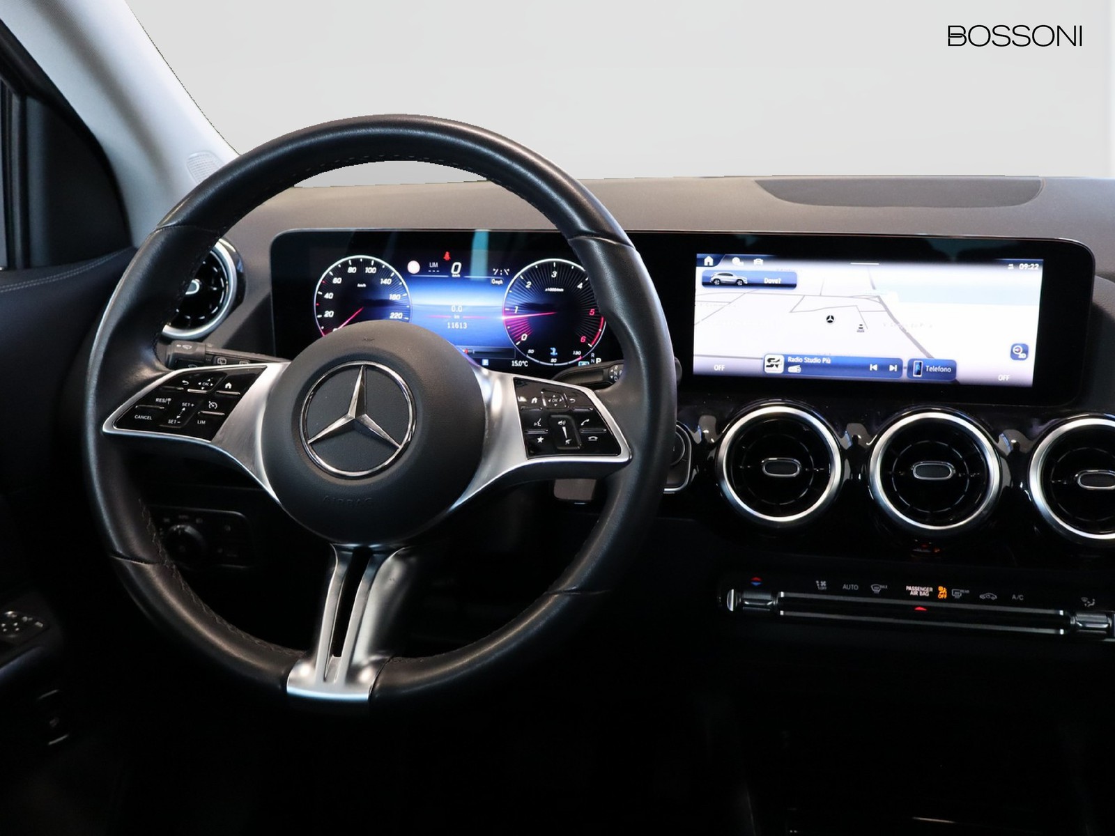 12 - Mercedes GLA 180 d progressive advanced 8g-dct