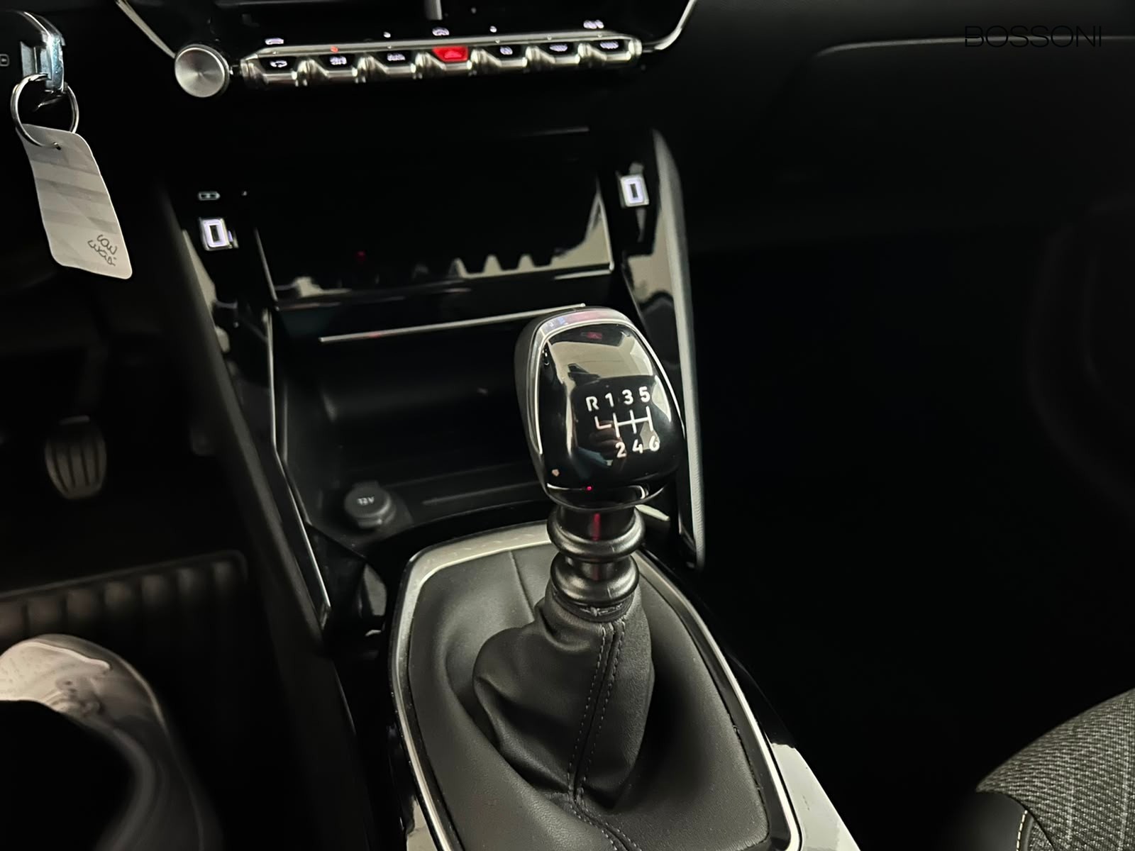 11 - Peugeot 208 1.2 puretech 100cv allure s&s