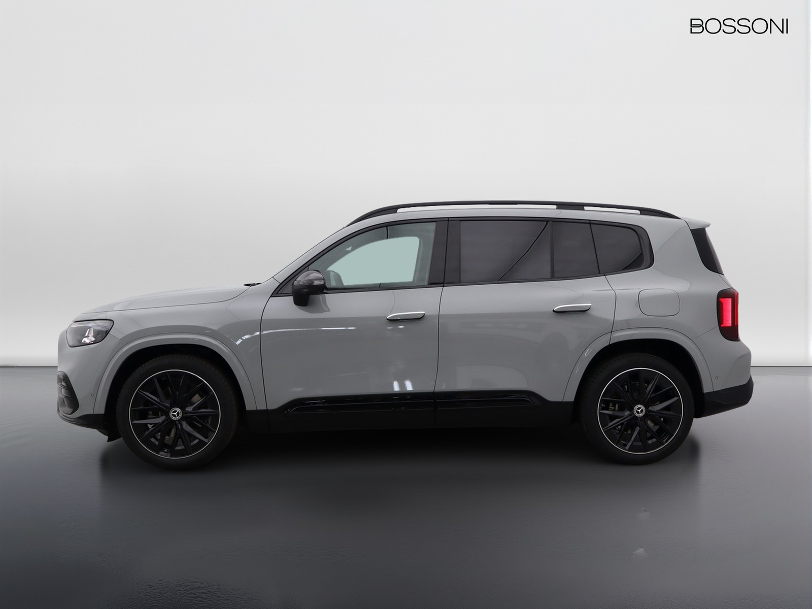 3 - Mercedes GLB 200 premium 4matic 8g-edct