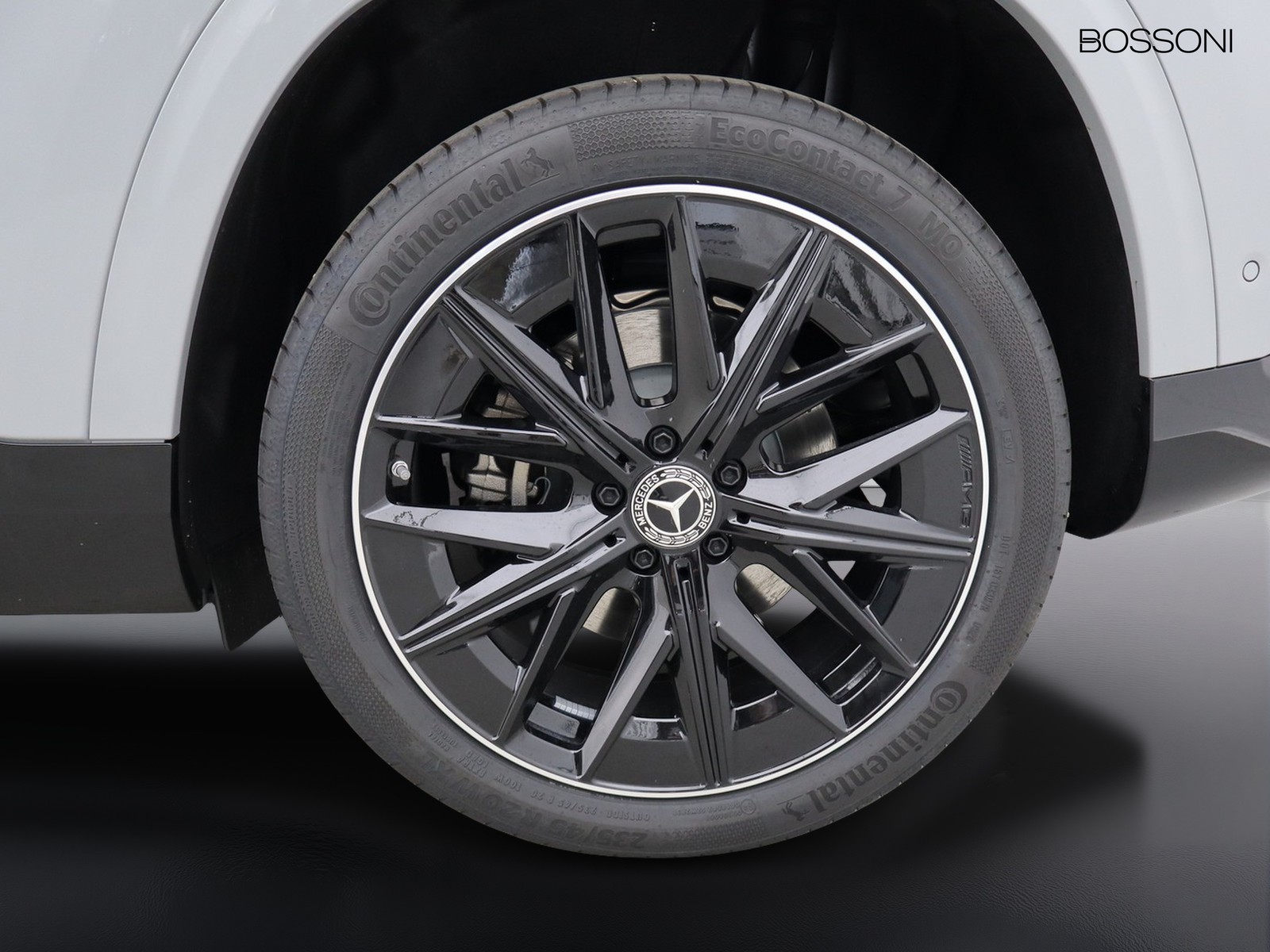 4 - Mercedes GLB 200 premium 4matic 8g-edct