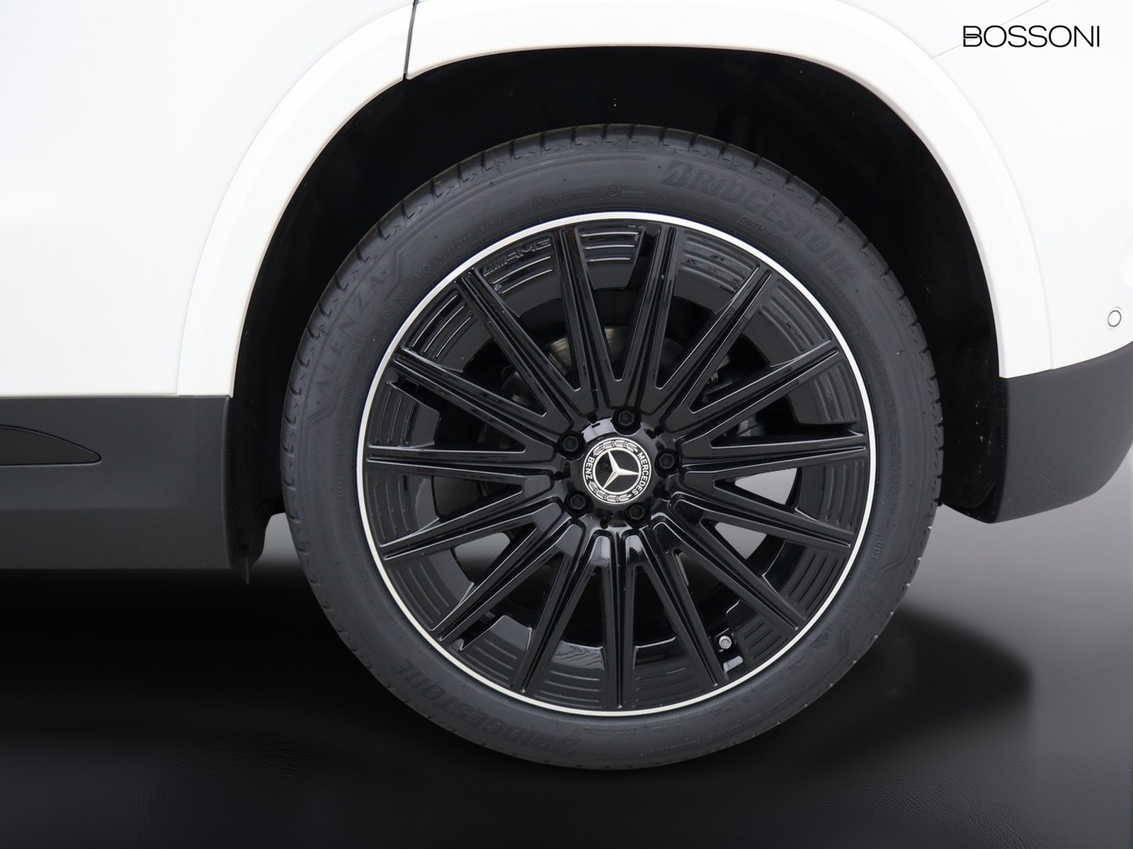 4 - Mercedes GLA 200 d amg line extra 8g-dct