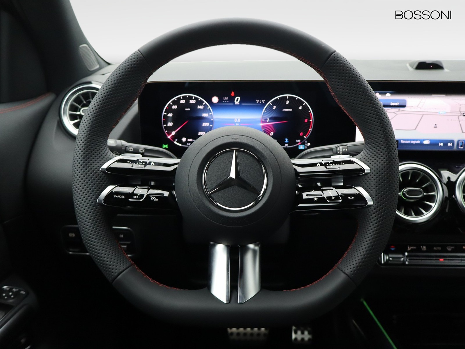 17 - Mercedes GLA 200 d amg line extra 8g-dct
