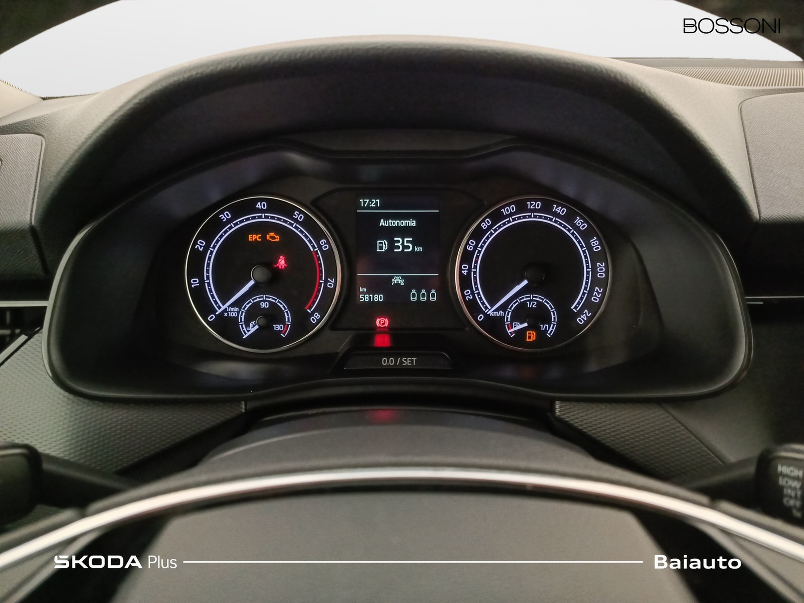 9 - Skoda Kamiq 1.0 tsi 110cv ambition