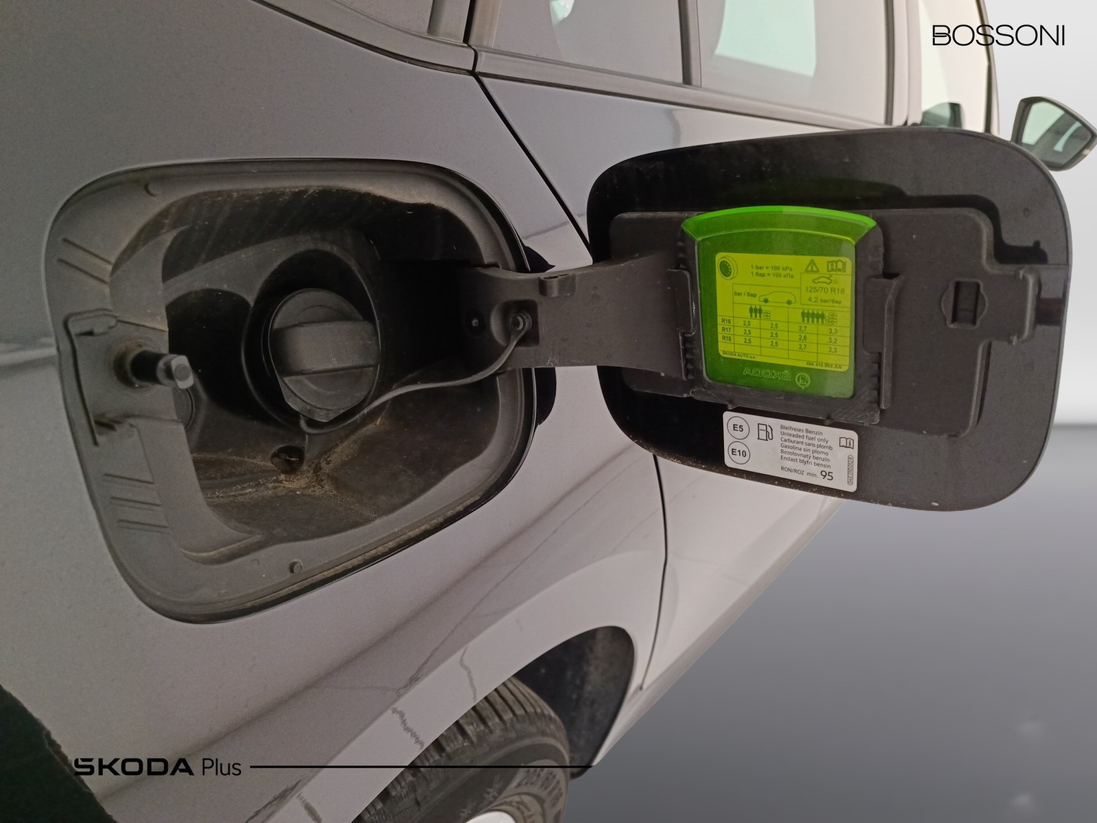 33 - Skoda Kamiq 1.0 tsi 110cv ambition