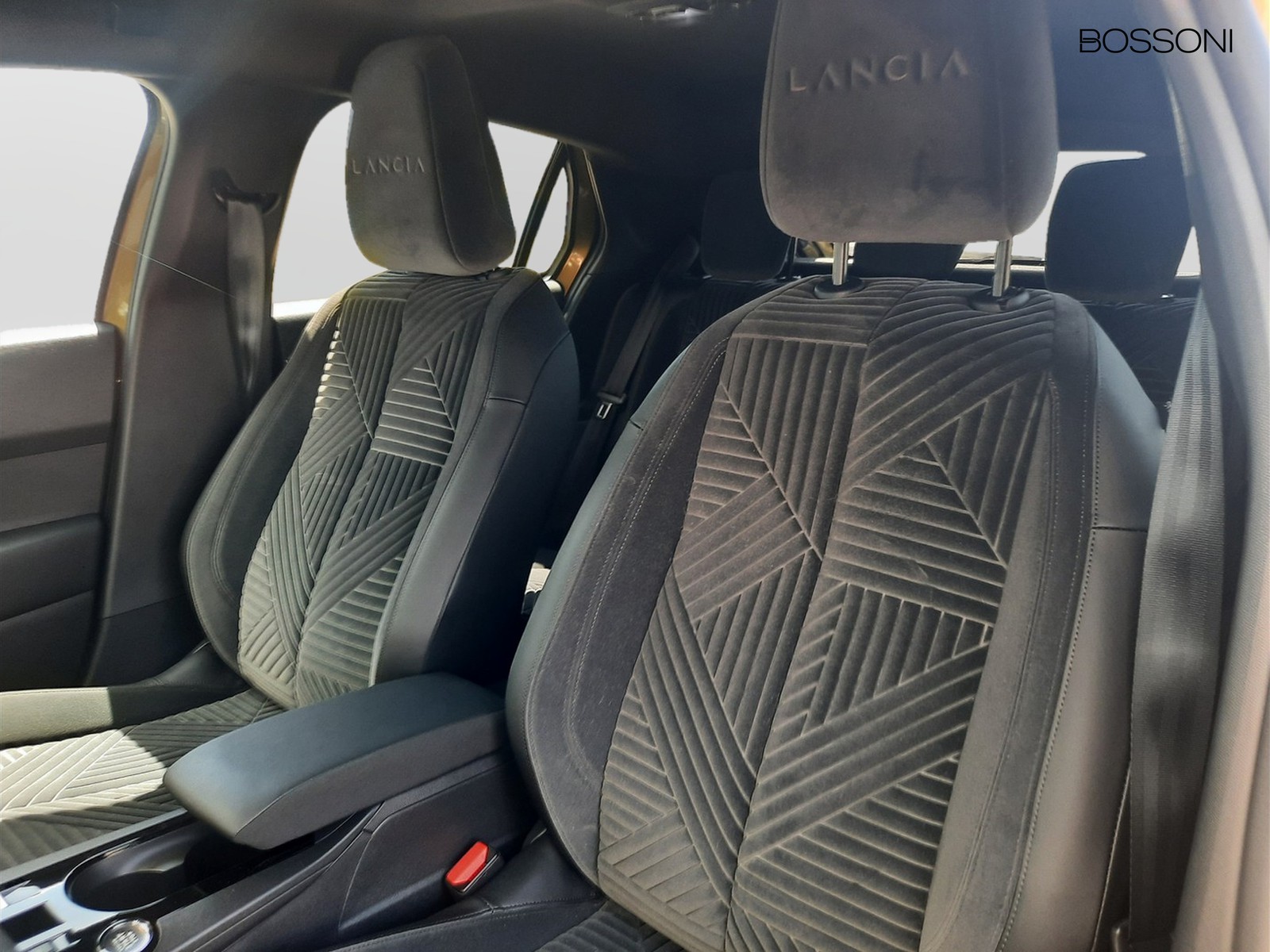 20 - Lancia Ypsilon 1.2 mhev 110cv lx e-dct