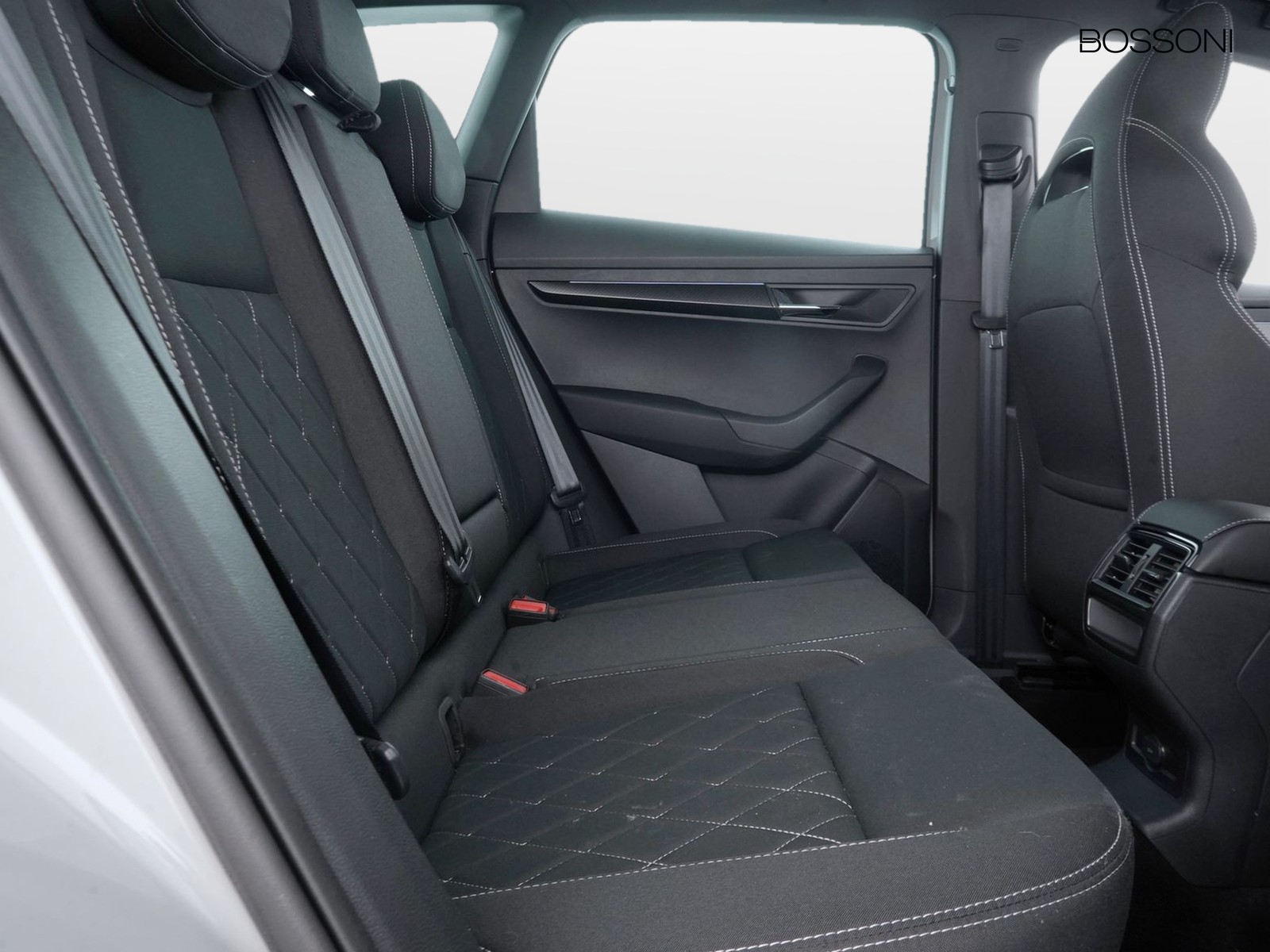 9 - Skoda Karoq 2.0 tdi evo scr 150cv sportline dsg