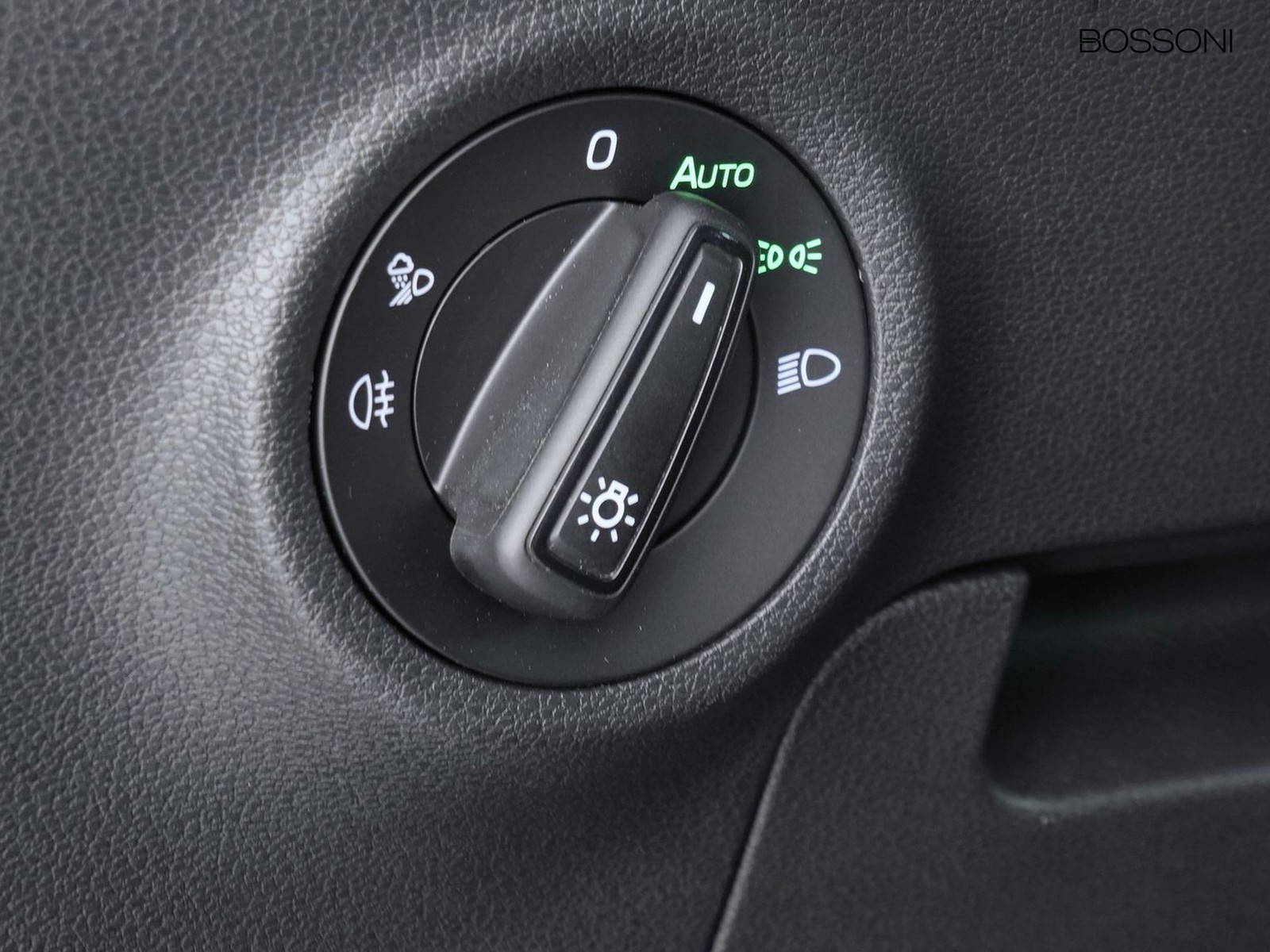 16 - Skoda Karoq 2.0 tdi evo scr 150cv sportline dsg
