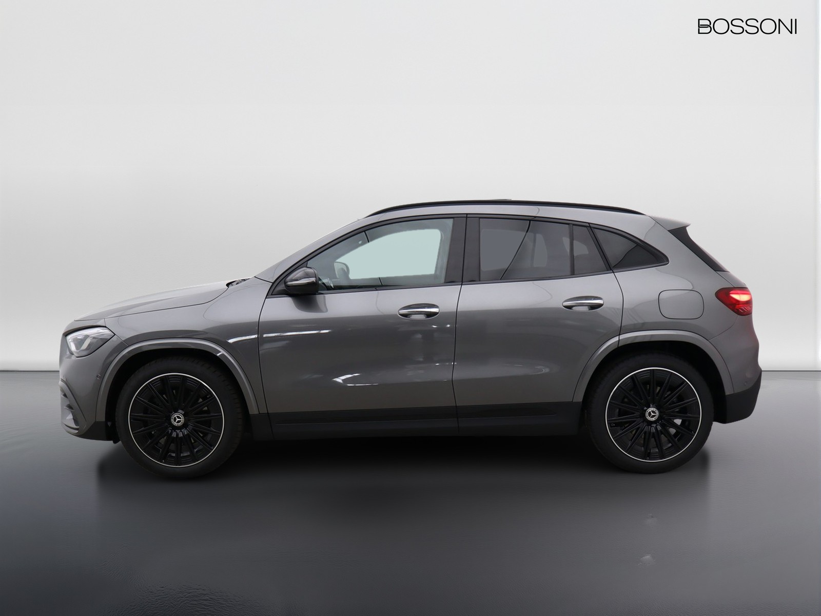 3 - Mercedes GLA 220 d amg line premium 4matic 8g-dct