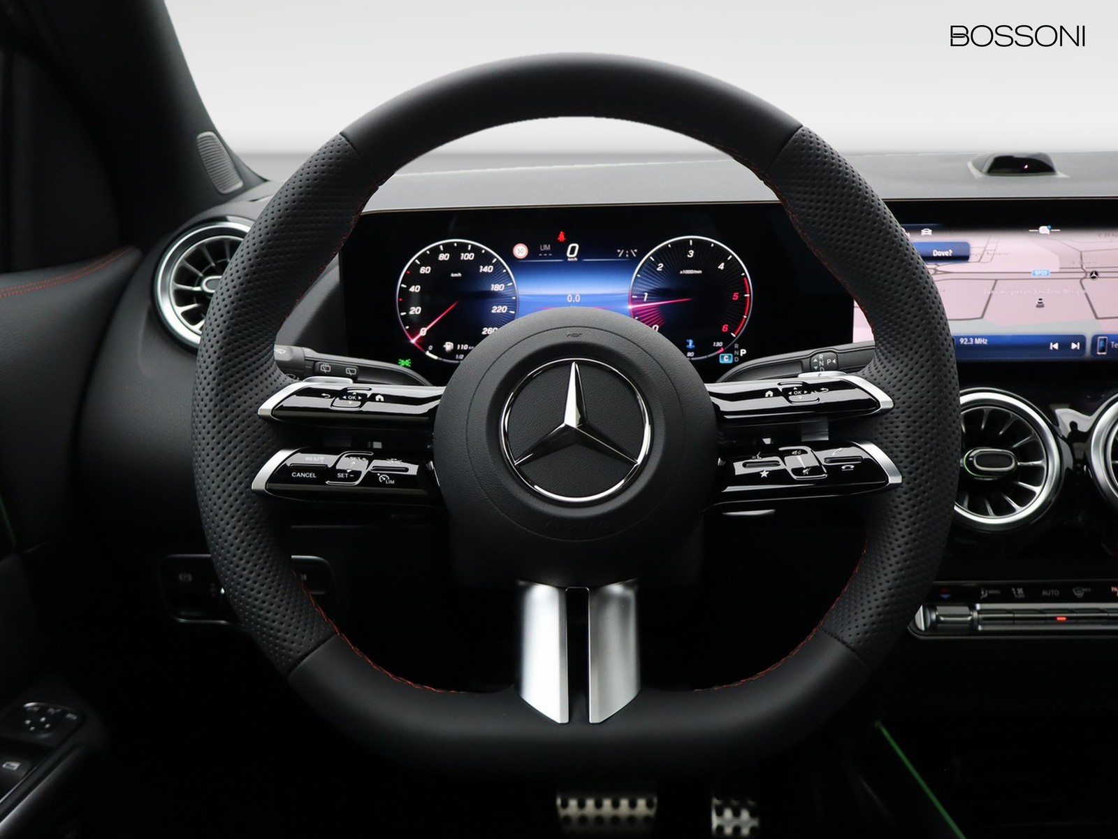 17 - Mercedes GLA 220 d amg line premium 4matic 8g-dct