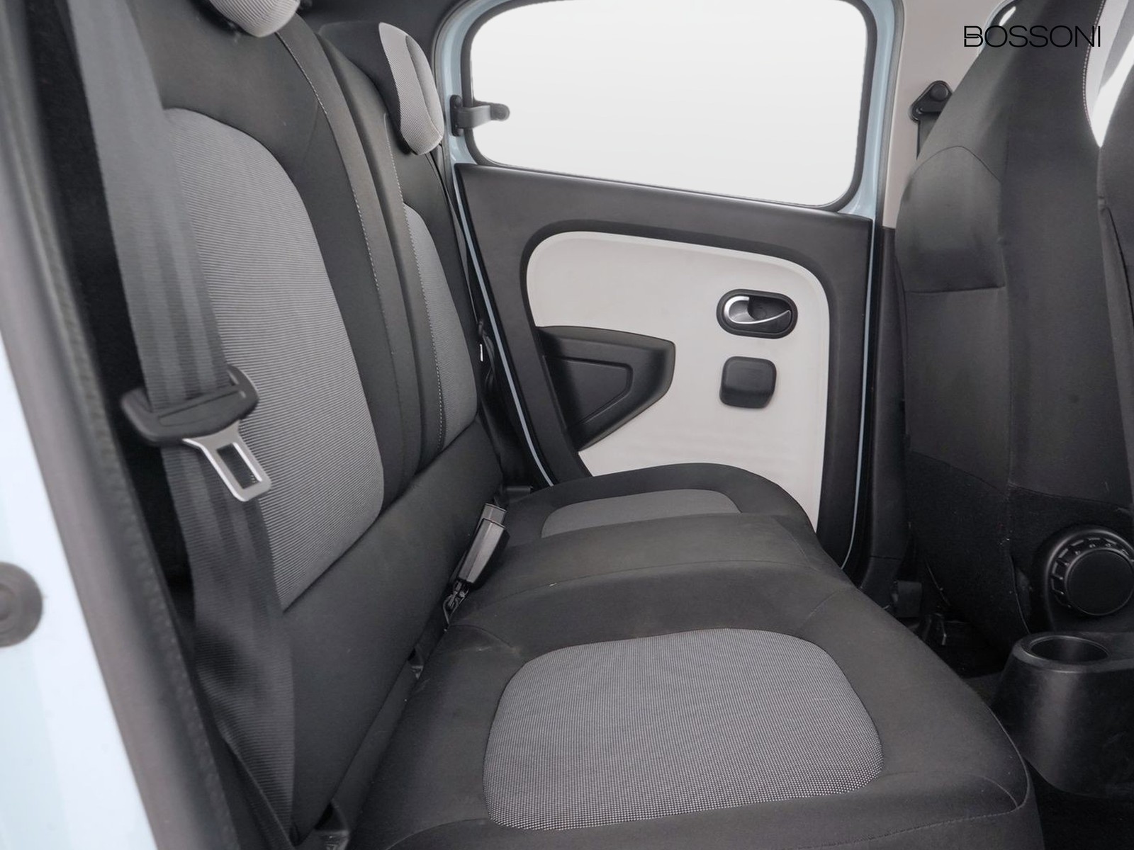 9 - Renault Twingo 22 kwh zen