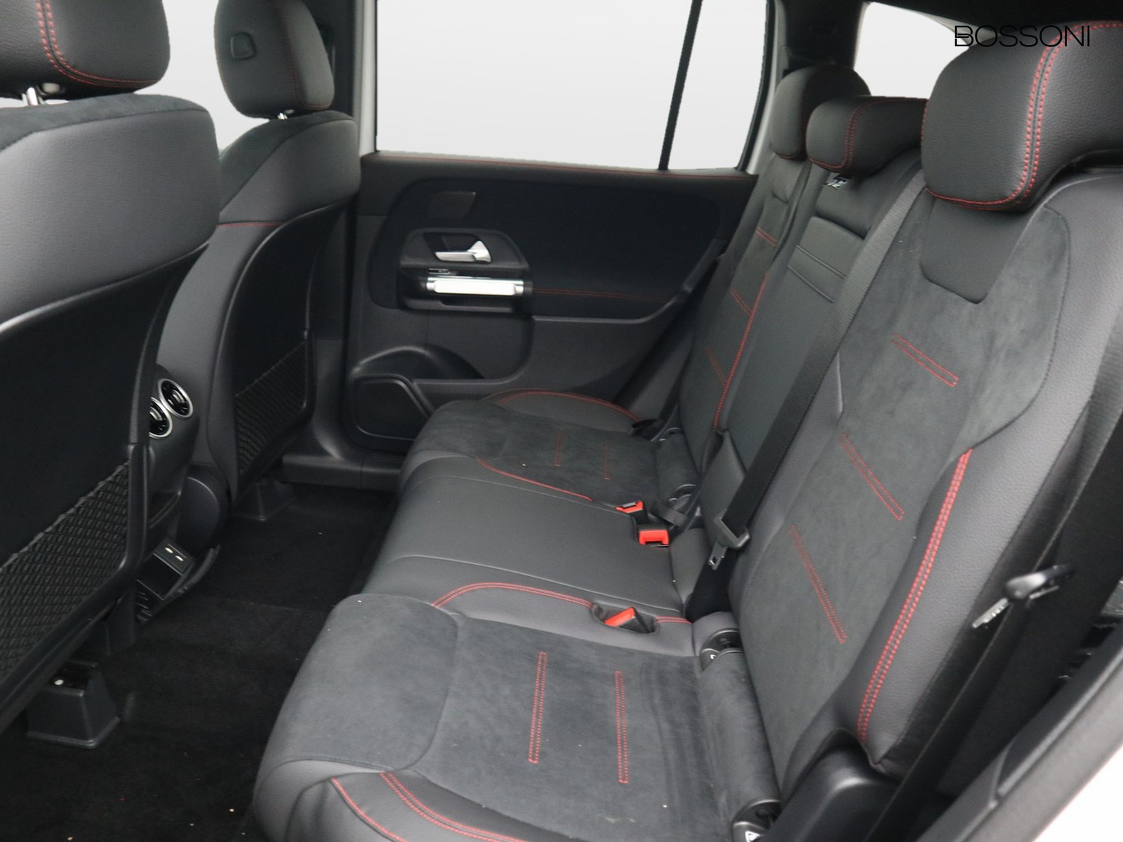 8 - Mercedes GLB 200 d amg line premium 4matic 8g-dct