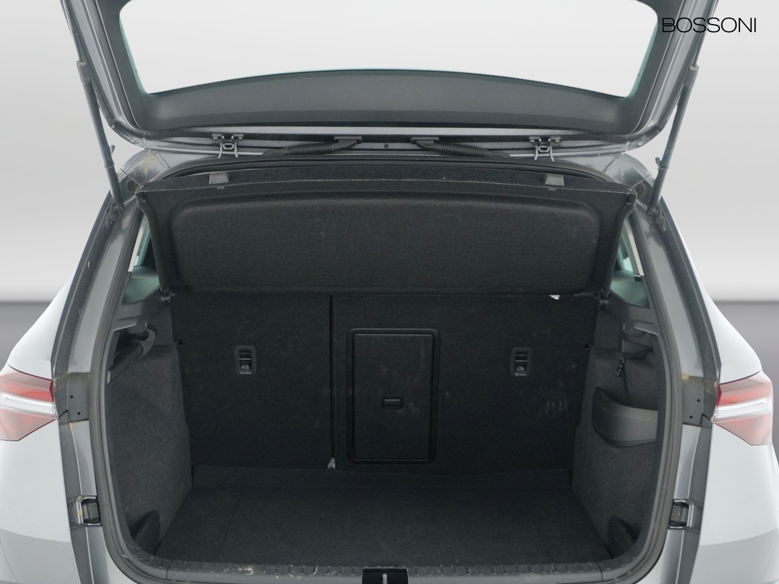 10 - Skoda Karoq 2.0 tdi evo scr 150cv executive dsg