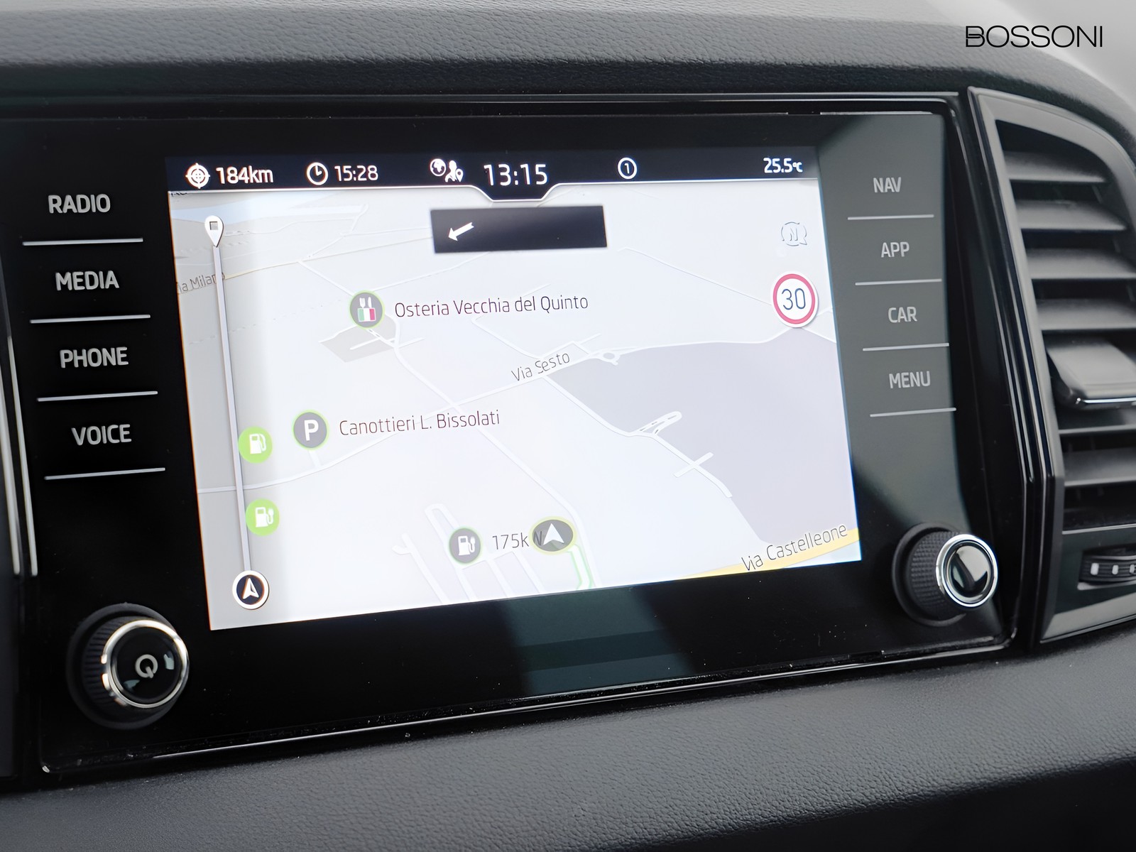28 - Skoda Karoq 2.0 tdi evo scr 150cv executive dsg