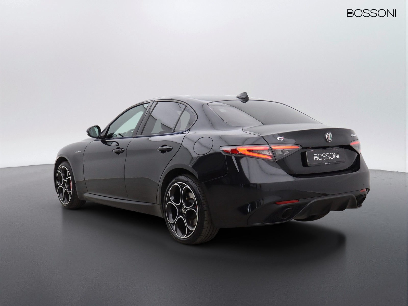 5 - Alfa Romeo Giulia 2.0 turbo 280cv veloce q4 at8