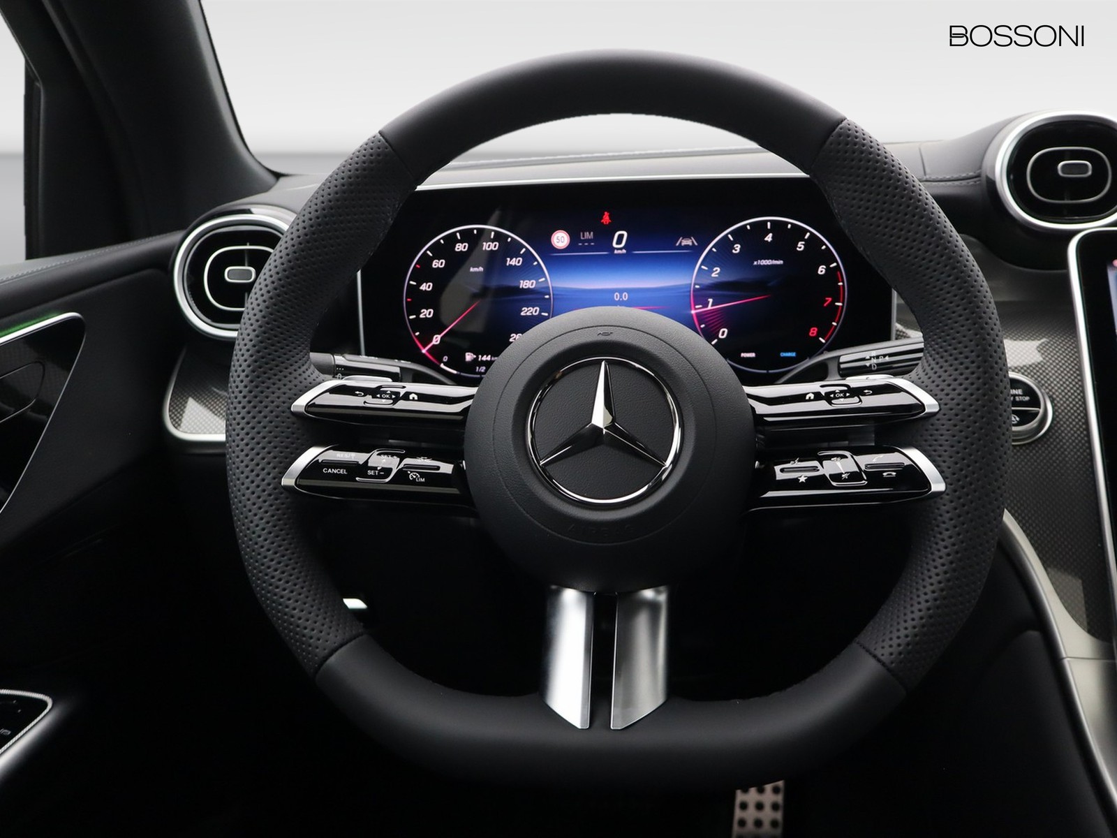 16 - Mercedes GLC coupe 200 amg line advanced 4matic 9g-tronic