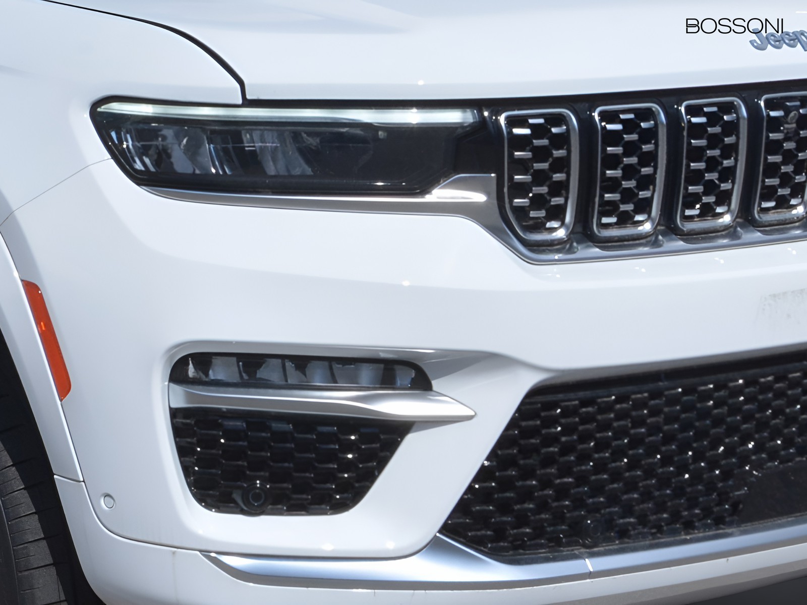 26 - Jeep Grand Cherokee 2.0 atx phev summit reserve 4xe auto