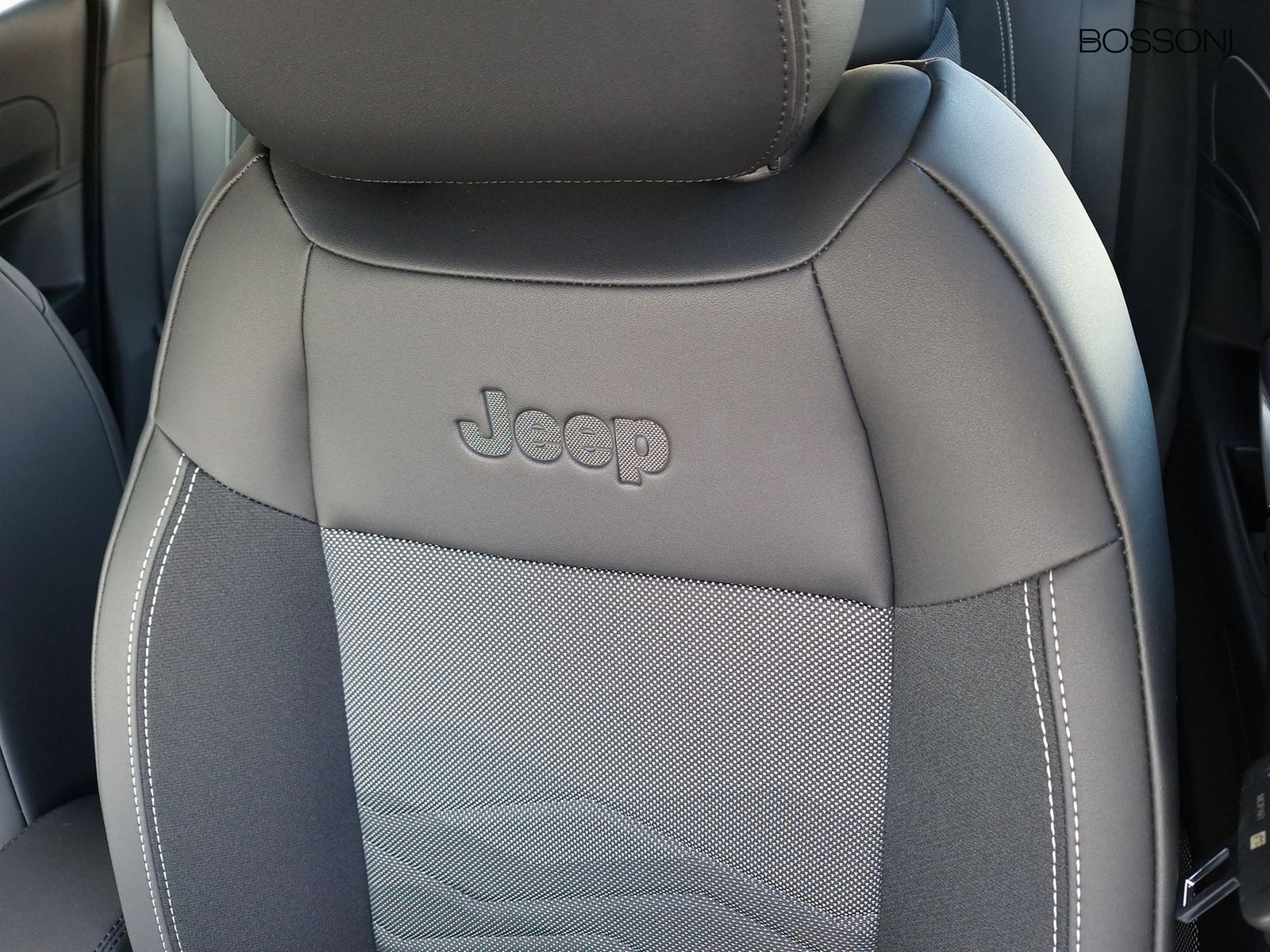 21 - Jeep Avenger 1.2 turbo 100cv altitude fwd