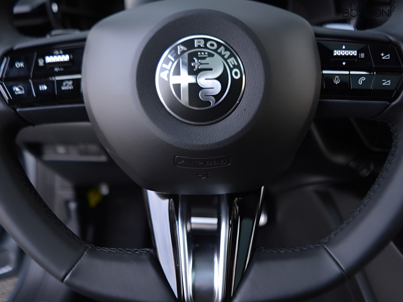 16 - Alfa Romeo Junior 1.2 hybrid 145cv ibrida q4 edct6
