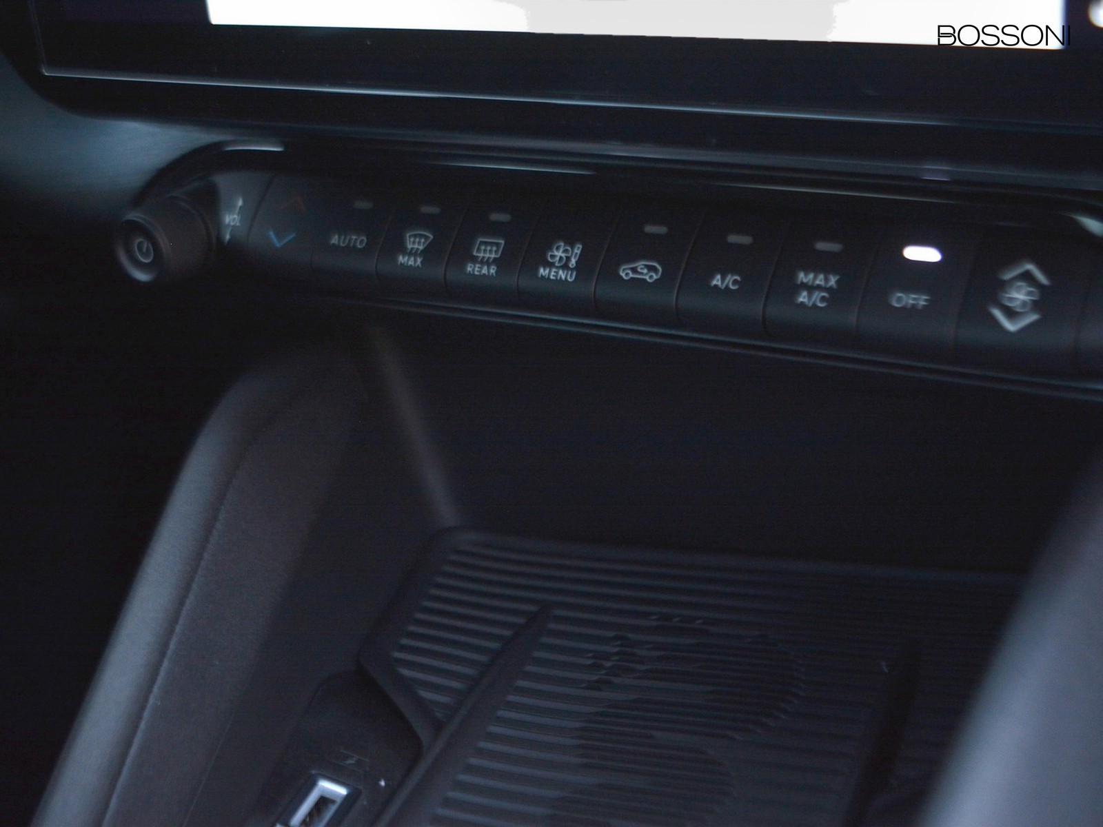 11 - Alfa Romeo Junior 1.2 hybrid 145cv ibrida q4 edct6