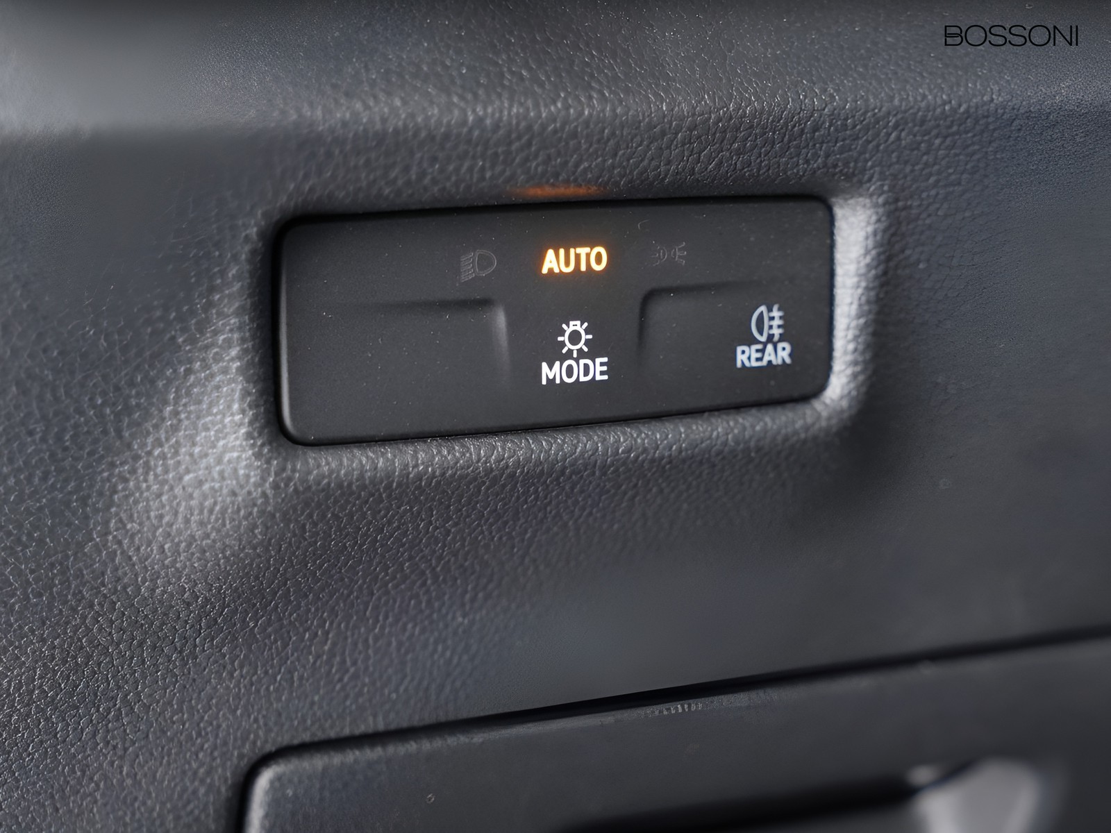 16 - Volkswagen Tiguan 2.0 tdi scr 150cv life dsg