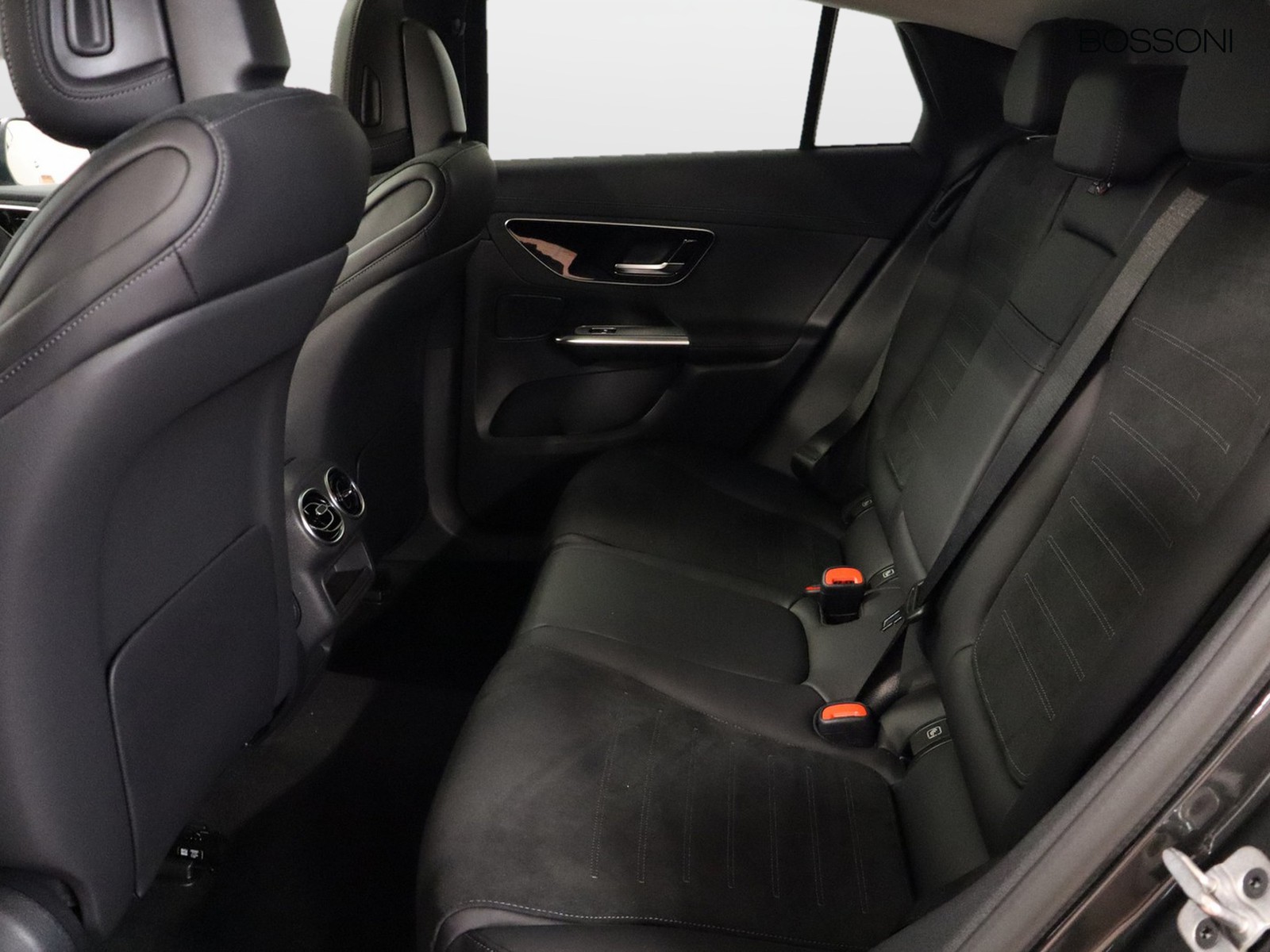 8 - Mercedes GLC coupe 220 d amg line premium 4matic 9g-tronic