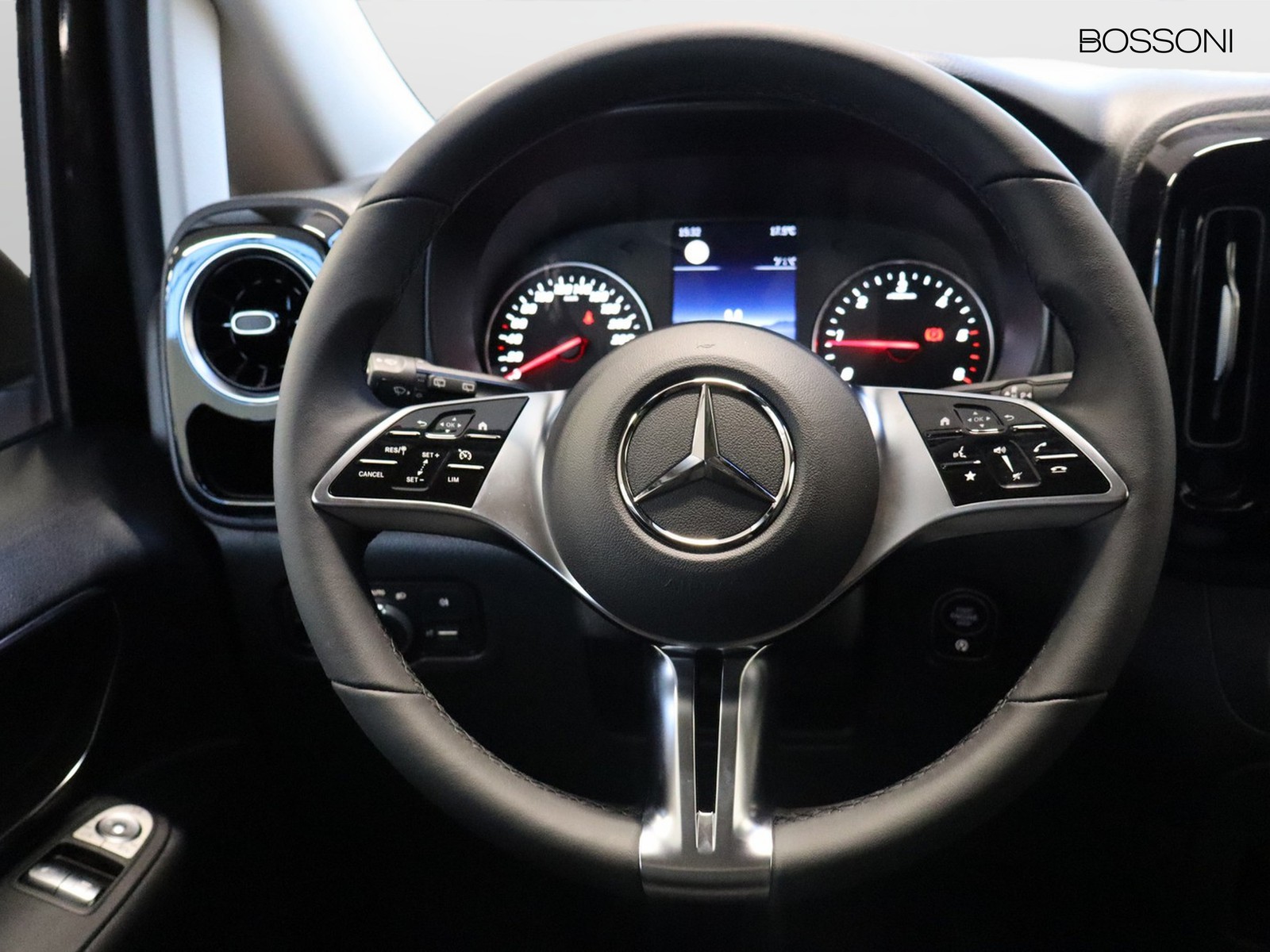 14 - Mercedes Vans Vito mixto 116 cdi long select 9g-tronic