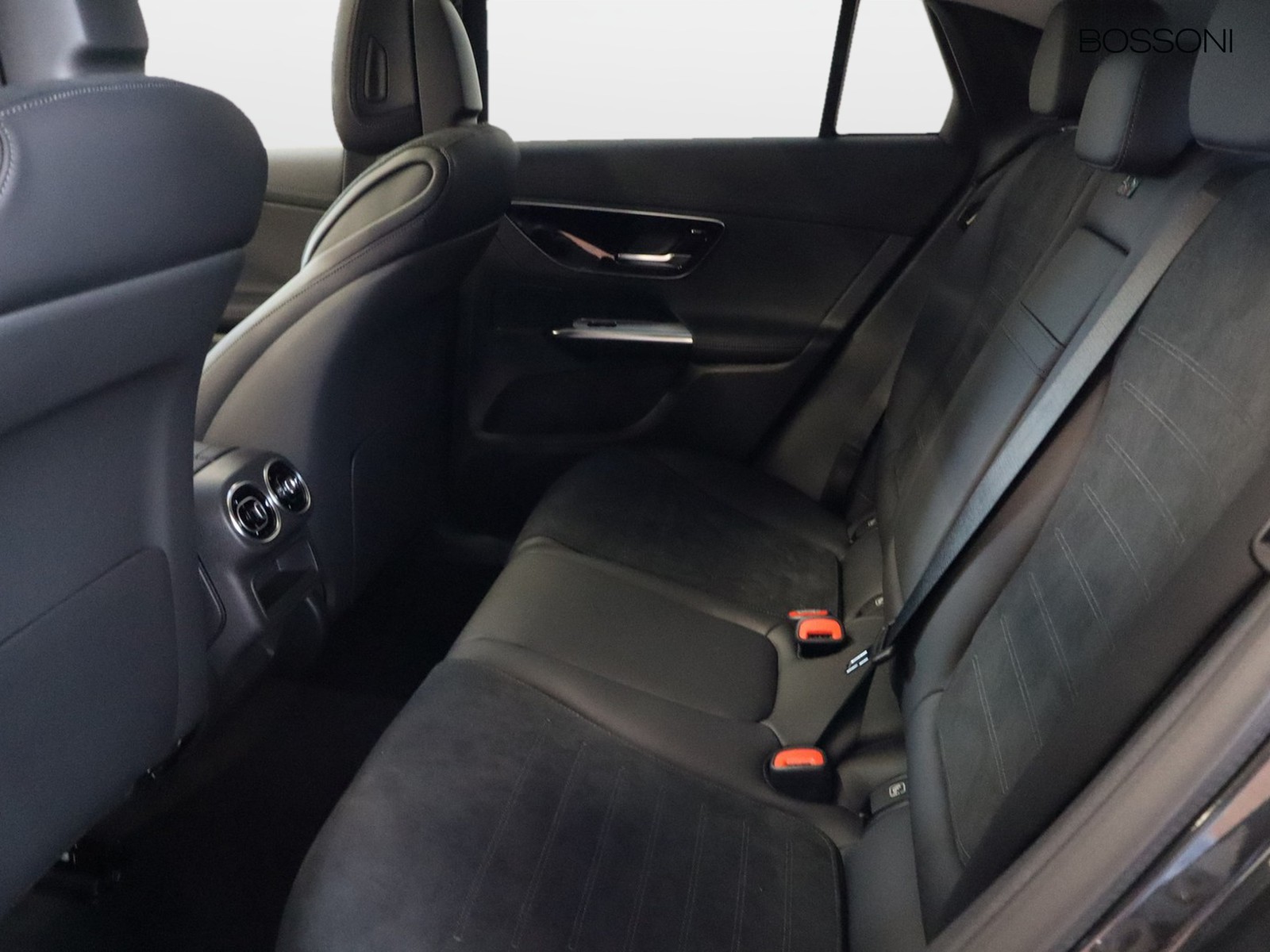 8 - Mercedes GLC coupe 220 d amg line premium 4matic 9g-tronic