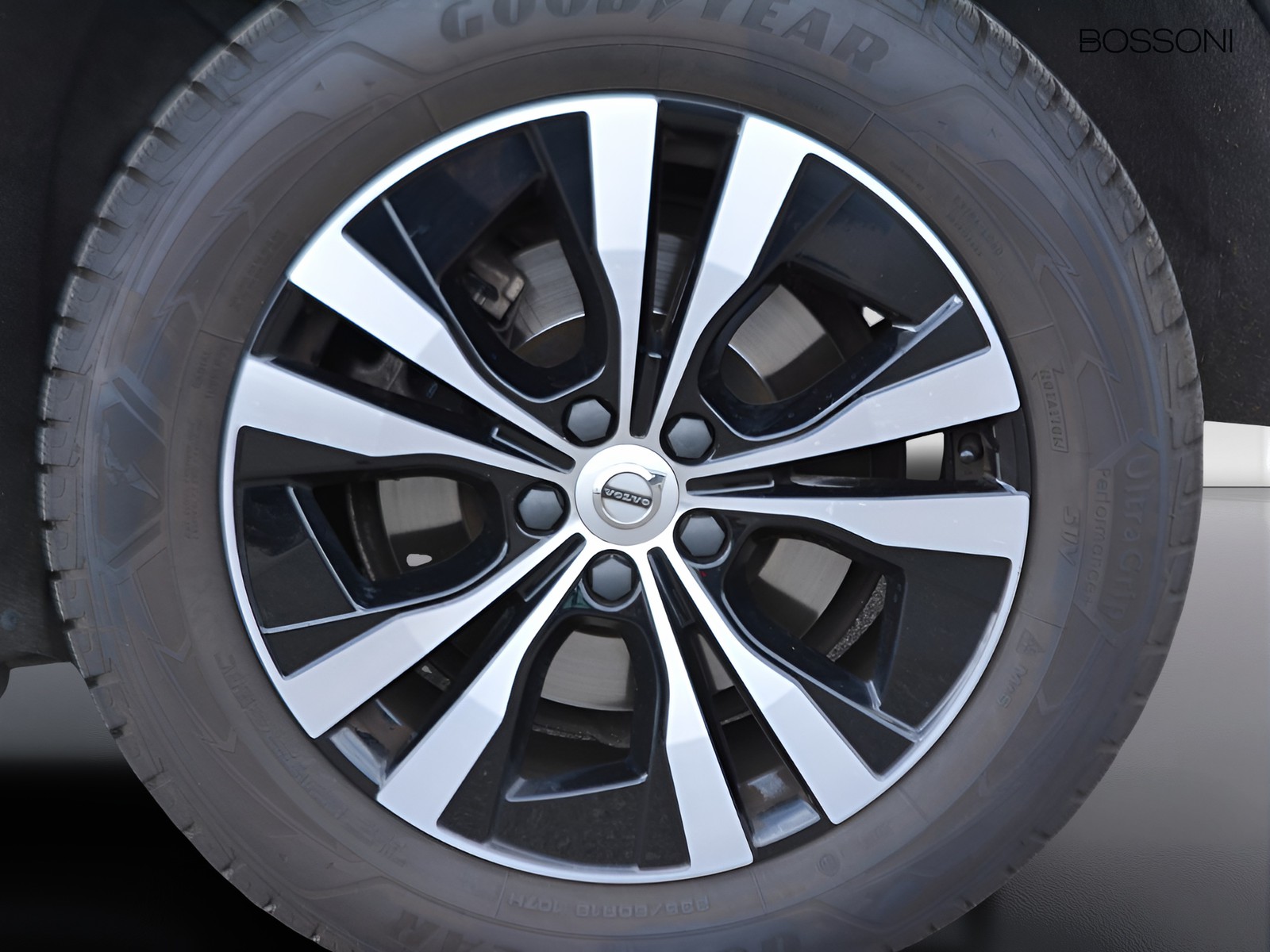 16 - Volvo XC60 2.0 b4 momentum awd geartronic my20