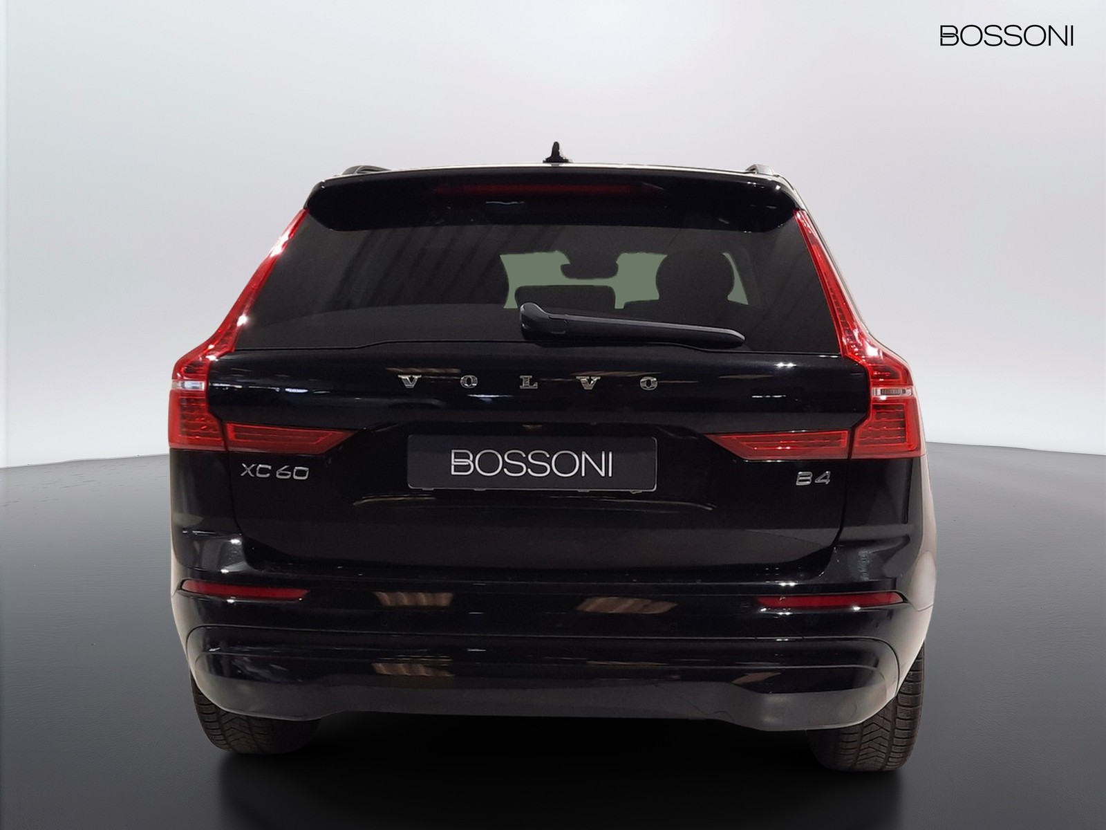 6 - Volvo XC60 2.0 b4 momentum pro automatico